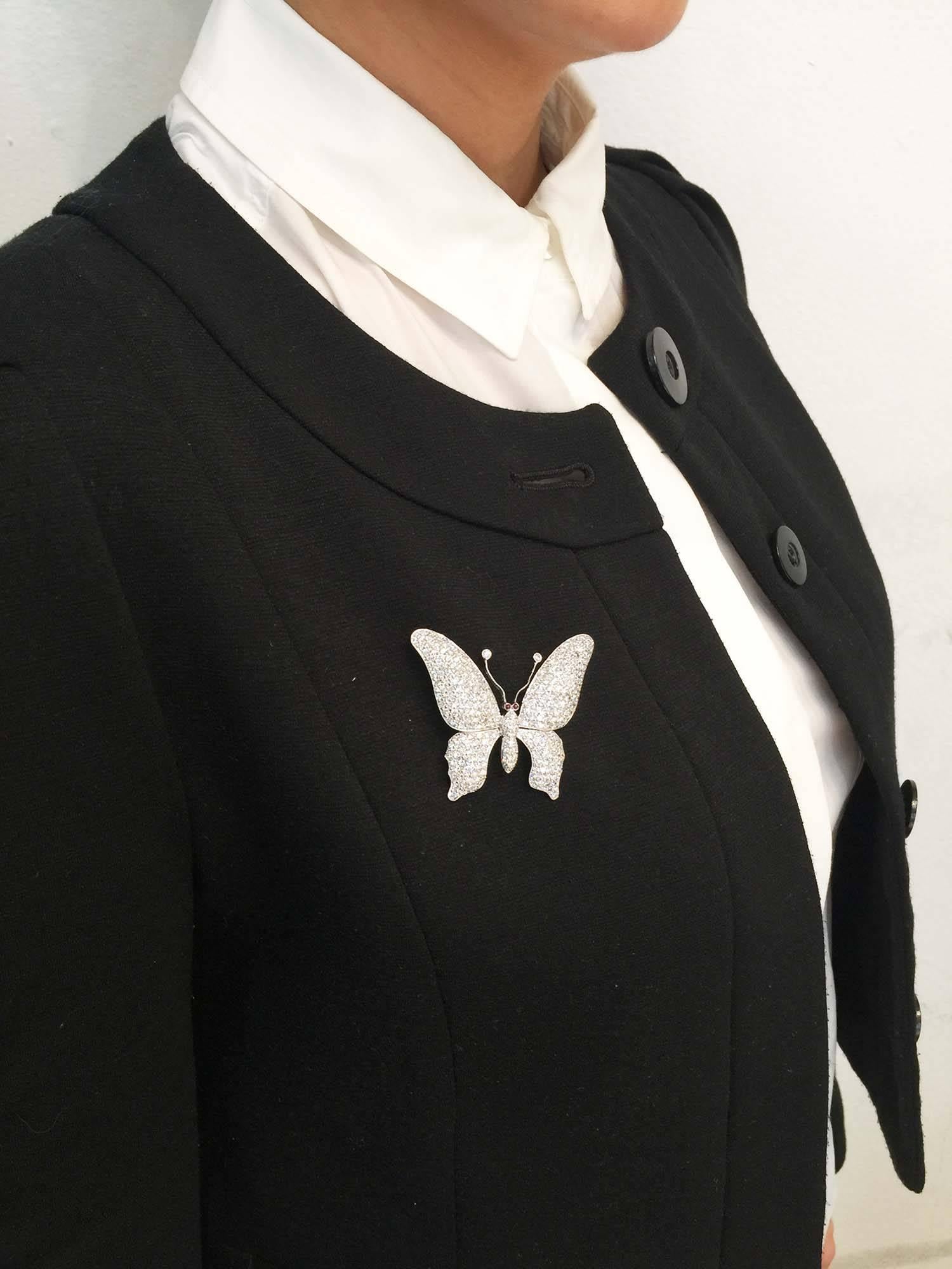 Women's 18K White gold Diamond Butterfly Brooch For Sale