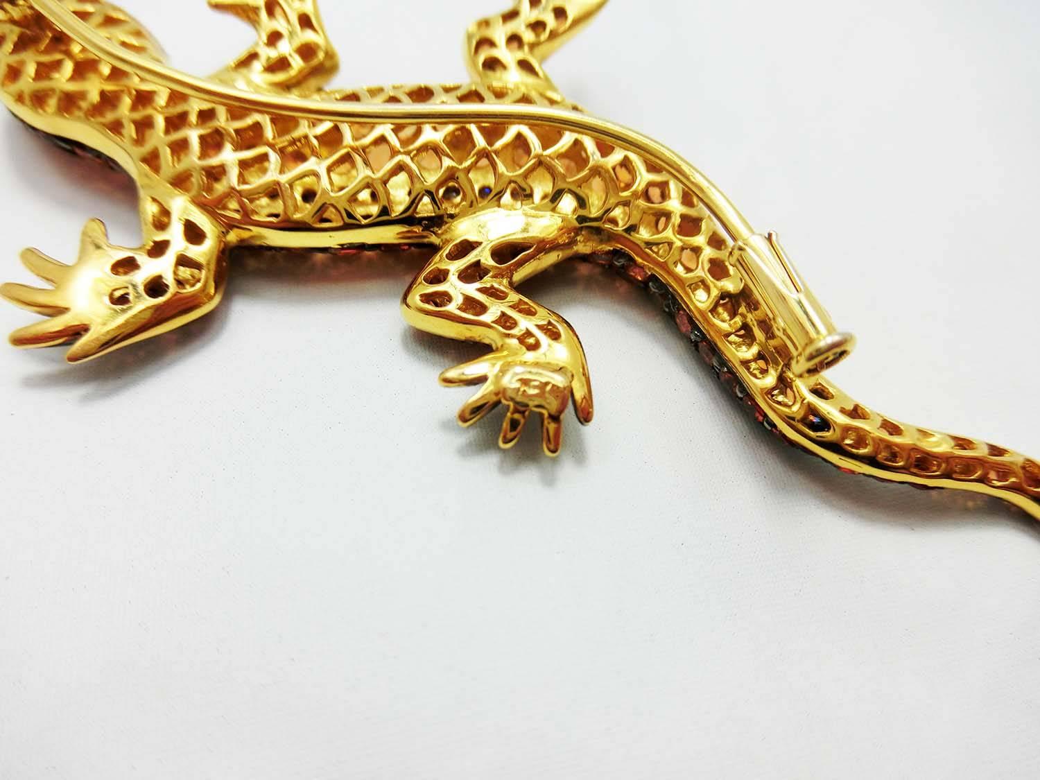 Round Cut 18K White gold Gecko Brooch with Orange Sapphire and Diamond