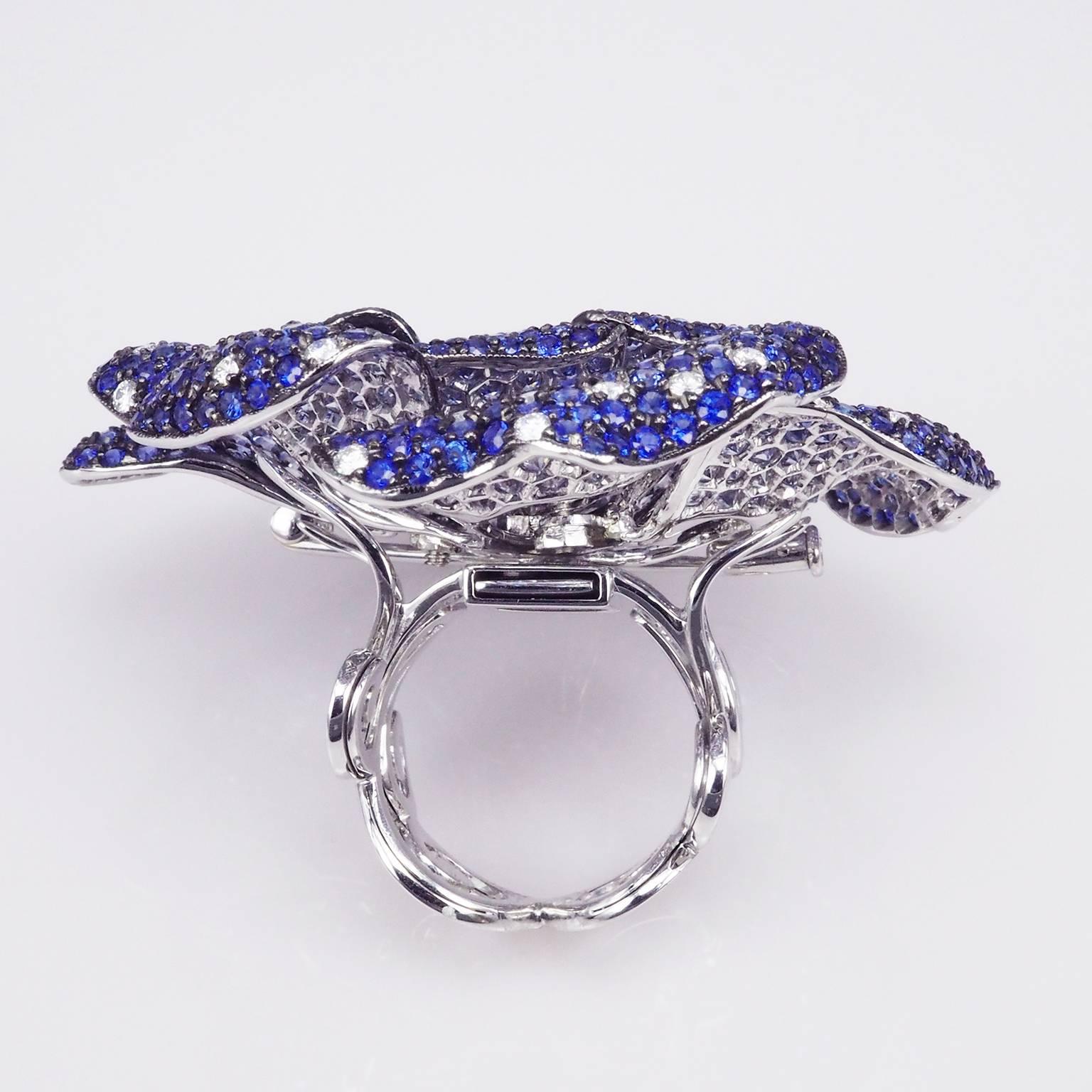 18 Karat White Gold Sapphire Large Rose Cocktail Ring In New Condition For Sale In Bangkok, TH