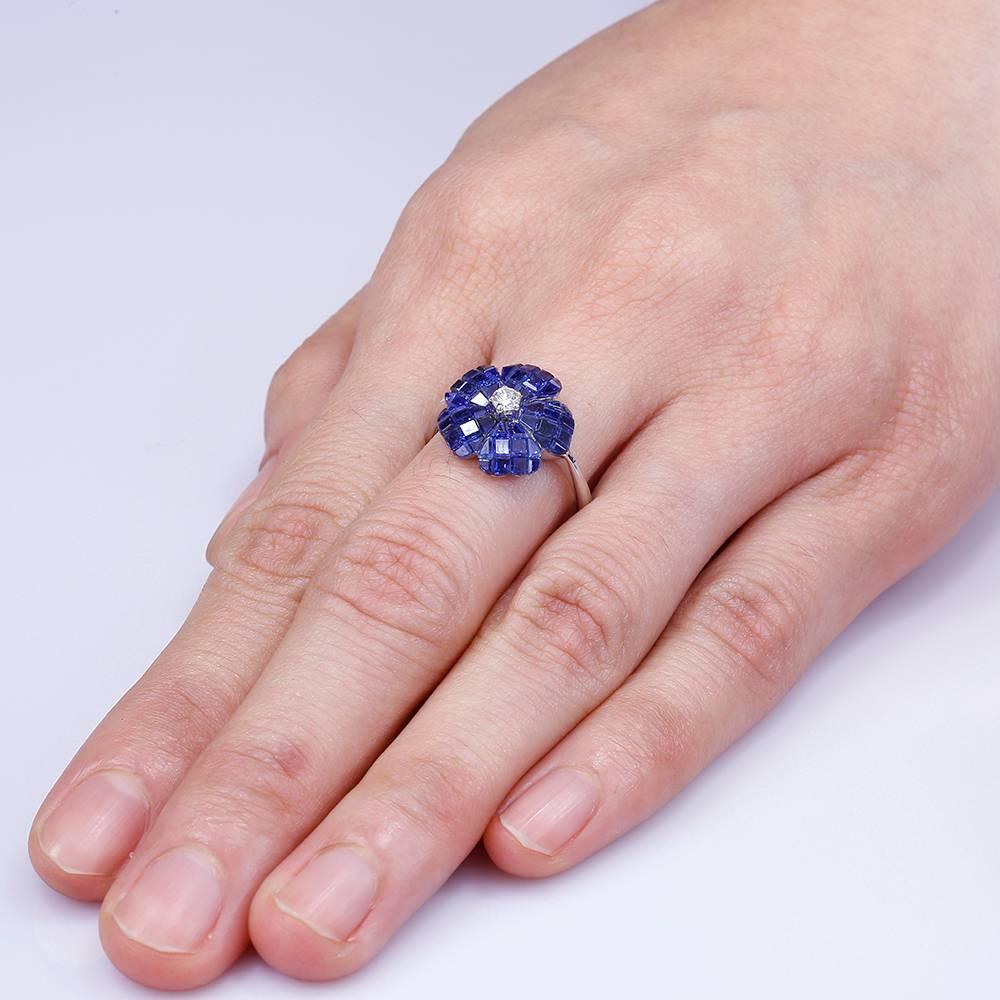 Women's Sapphire Flower Ring