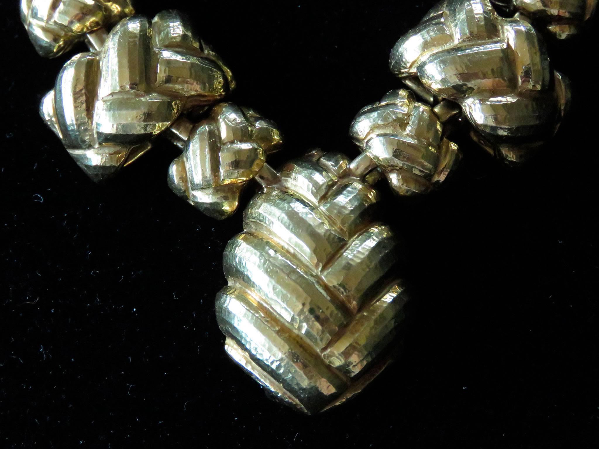 1970s D. WEBB Beaten 18 K Gold Neclace Interlinked Rings and Plaited Barrettes 1