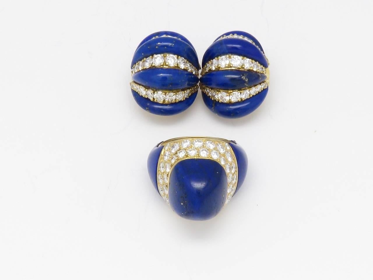 1970s Boucheron Paris Lapis Lazuli Diamond Yellow Gold Ear Clips.

A Pair of 18k gold ear clips , by BOUCHERON.

Measurements: 2.3 x 1.7cm
Weight:24.9 grams
