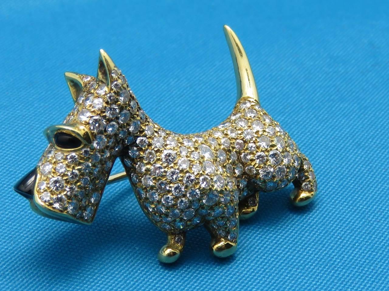 1980s OJ Perrin Onyx Diamond Gold Yorkie Brooch Pin In Excellent Condition For Sale In Beziers, FR