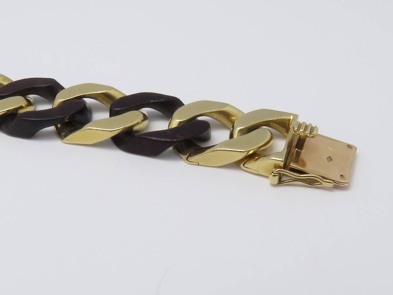 1970s Van Cleef & Arpels Yellow Gold Wood Curb Link Bracelet In Good Condition In Beziers, FR