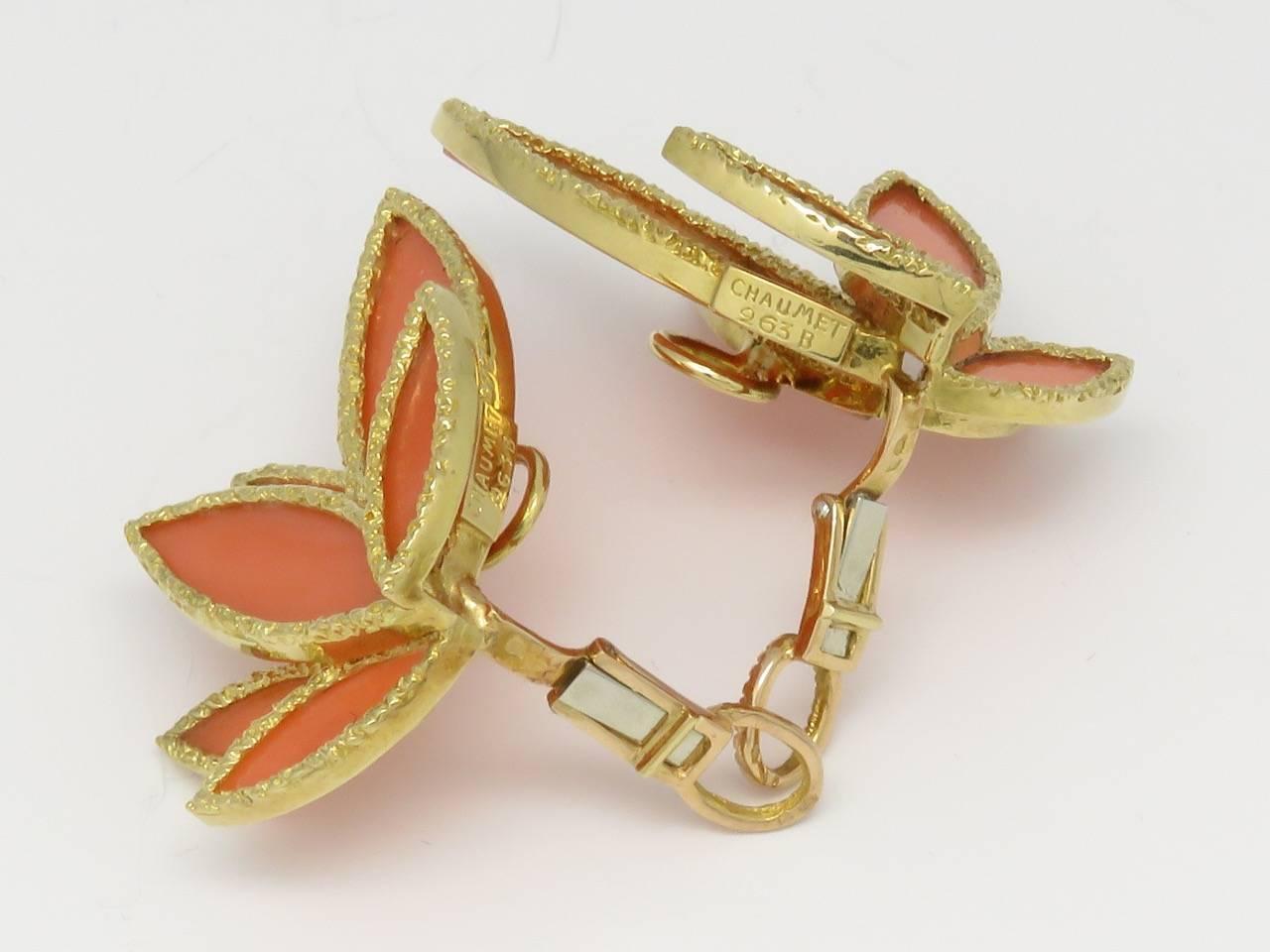 1970s Chaumet Coral Yellow Gold Earrings and Ring Set 4