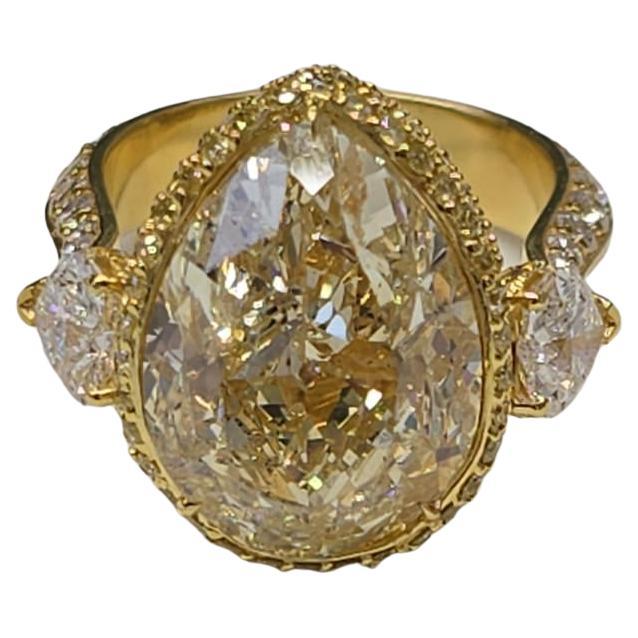 19,29 Carati  Anello con diamante giallo chiaro a forma di pera in oro giallo 18 carati, EGL in vendita