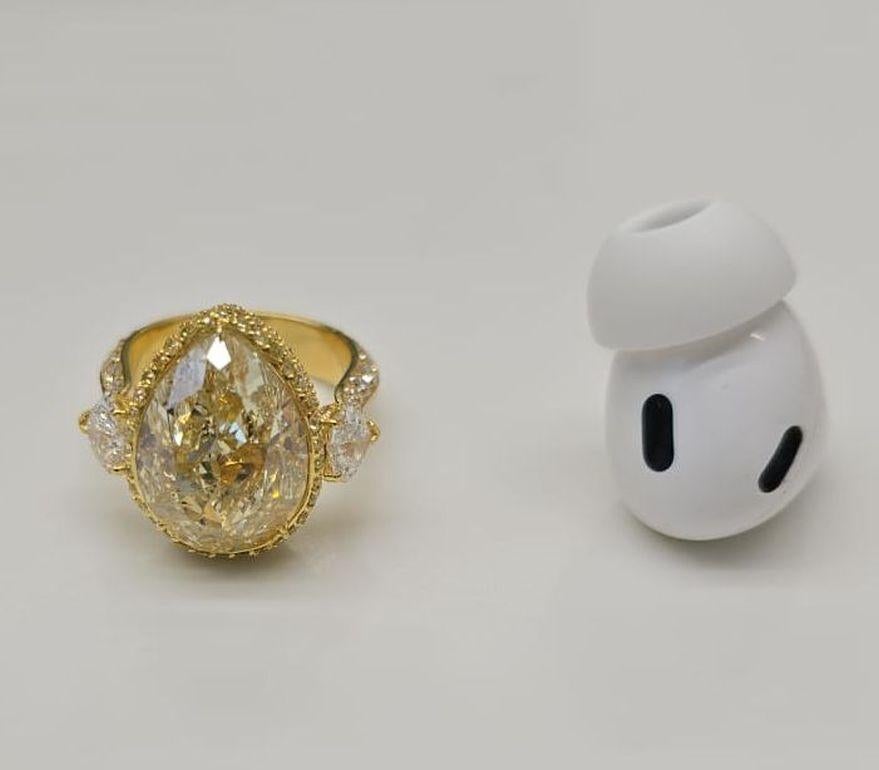 Taglio a goccia 19,29 Carati  Anello con diamante giallo chiaro a forma di pera in oro giallo 18 carati, EGL in vendita