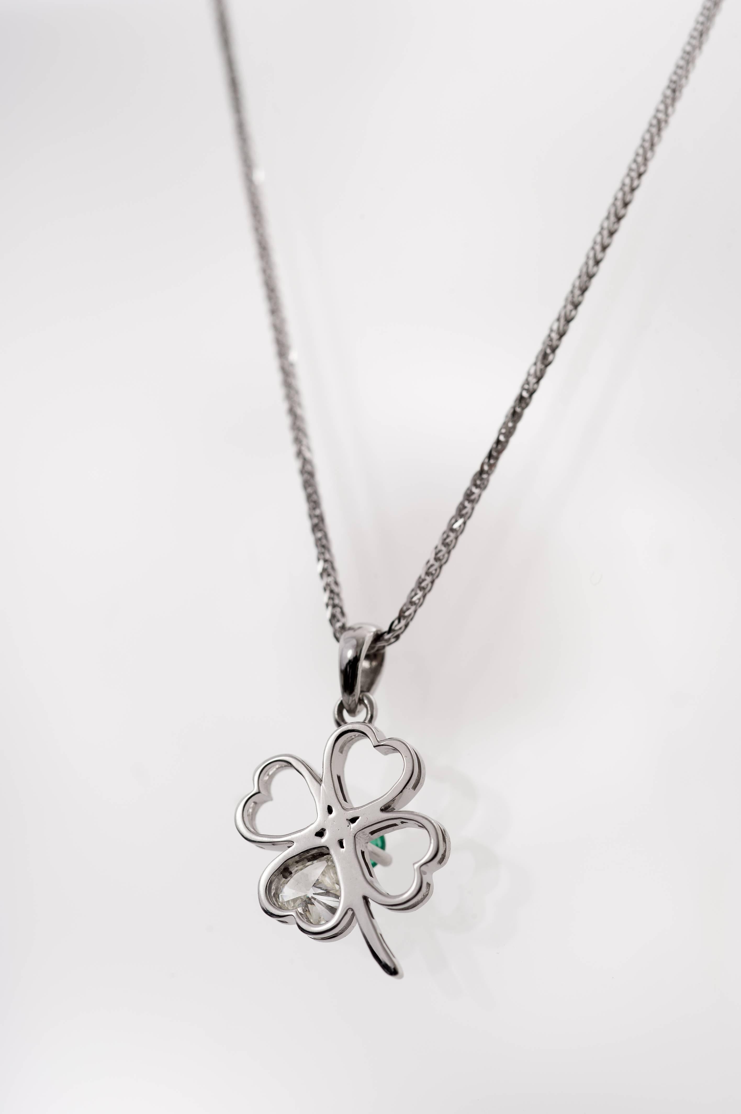 Women's or Men's Clover Motif Pendant with Heart Shape Diamond  For Sale