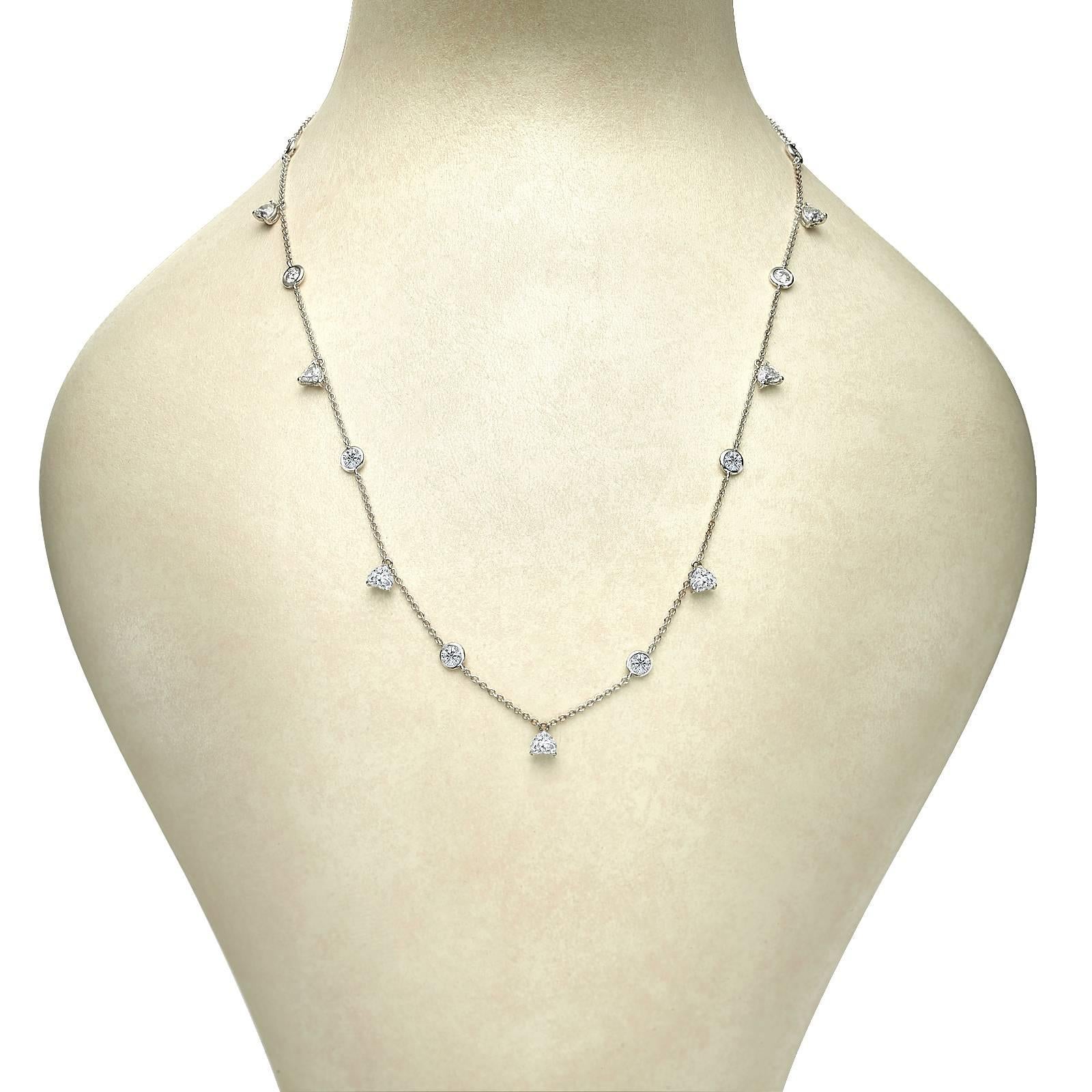 Taglio rotondo Diamanti a forma di cuore da 2,76 carati e  Collana con diamanti rotondi in vendita