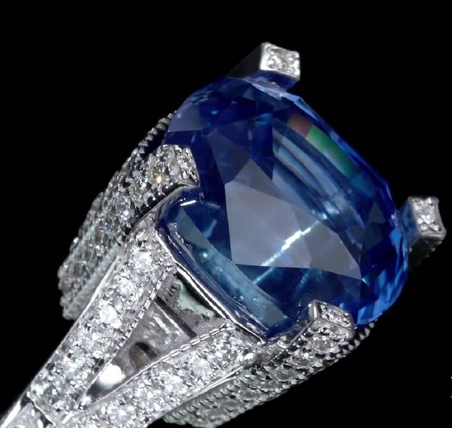 Art déco Bague de fiançailles en saphir bleu naturel certifié GRS de 11,01 carats et diamants  en vente