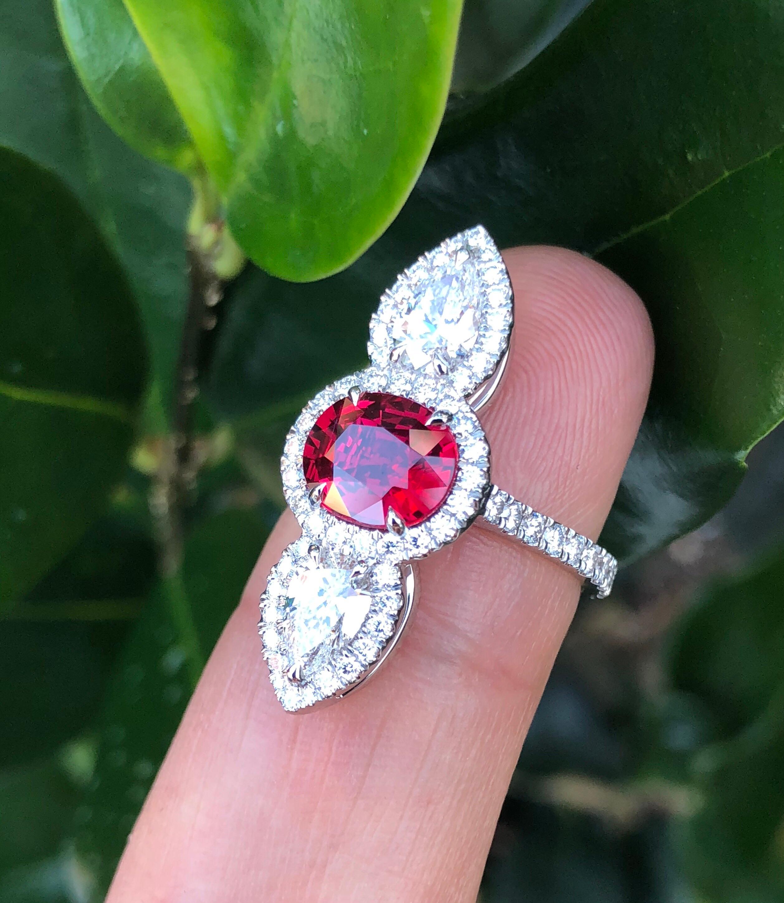 Rubí no calentado y diamante GIA Anillo de platino - Raro regalo de lujo para coleccionistas en venta 3