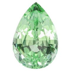 Grossular Garnet 3.53 Carat Pear Shape Gem Loose Gemstone (grenat brut en forme de poire)