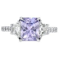 Zafiro lavanda Anillo de diamantes en platino de tres piedras - Regalo de lujo perfecto