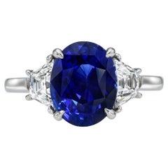 Bague en platine avec saphir bleu royal et diamants trapézoïdaux français - Beverly Hills
