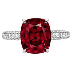 Anello in platino AGL Classic Burma con spinello rosso non trattato da 5,13 carati e diamanti