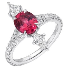 Anillo de platino con espinela rosa de 1,47 ct - Lujoso regalo navideño con diamantes