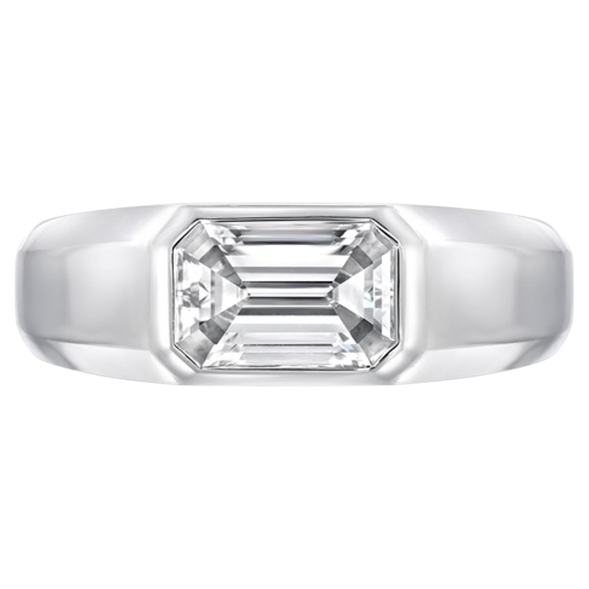 Bague en platine avec diamant taille émeraude - Design/One, personnalisable avec n
importe quelle pierre précieuse en vente