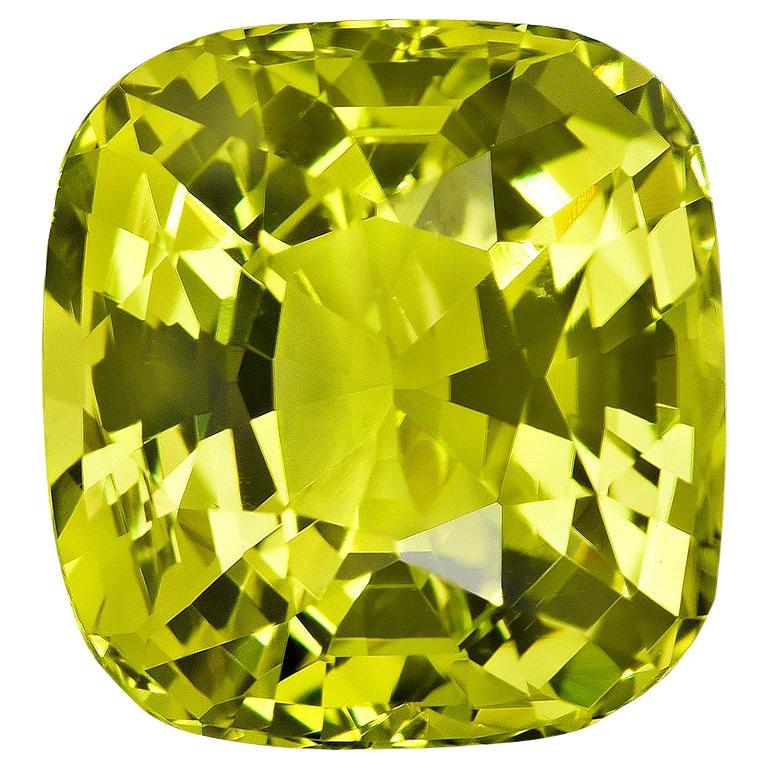 Rara gemma a taglio di cuscino di crisoberillo naturale non riscaldato da 9,42 carati: Un tesoro da collezione - Merkaba Jewelry Beverly Hills.

Ti presentiamo un eccezionale crisoberillo naturale non riscaldato di 9,42 carati, magistralmente