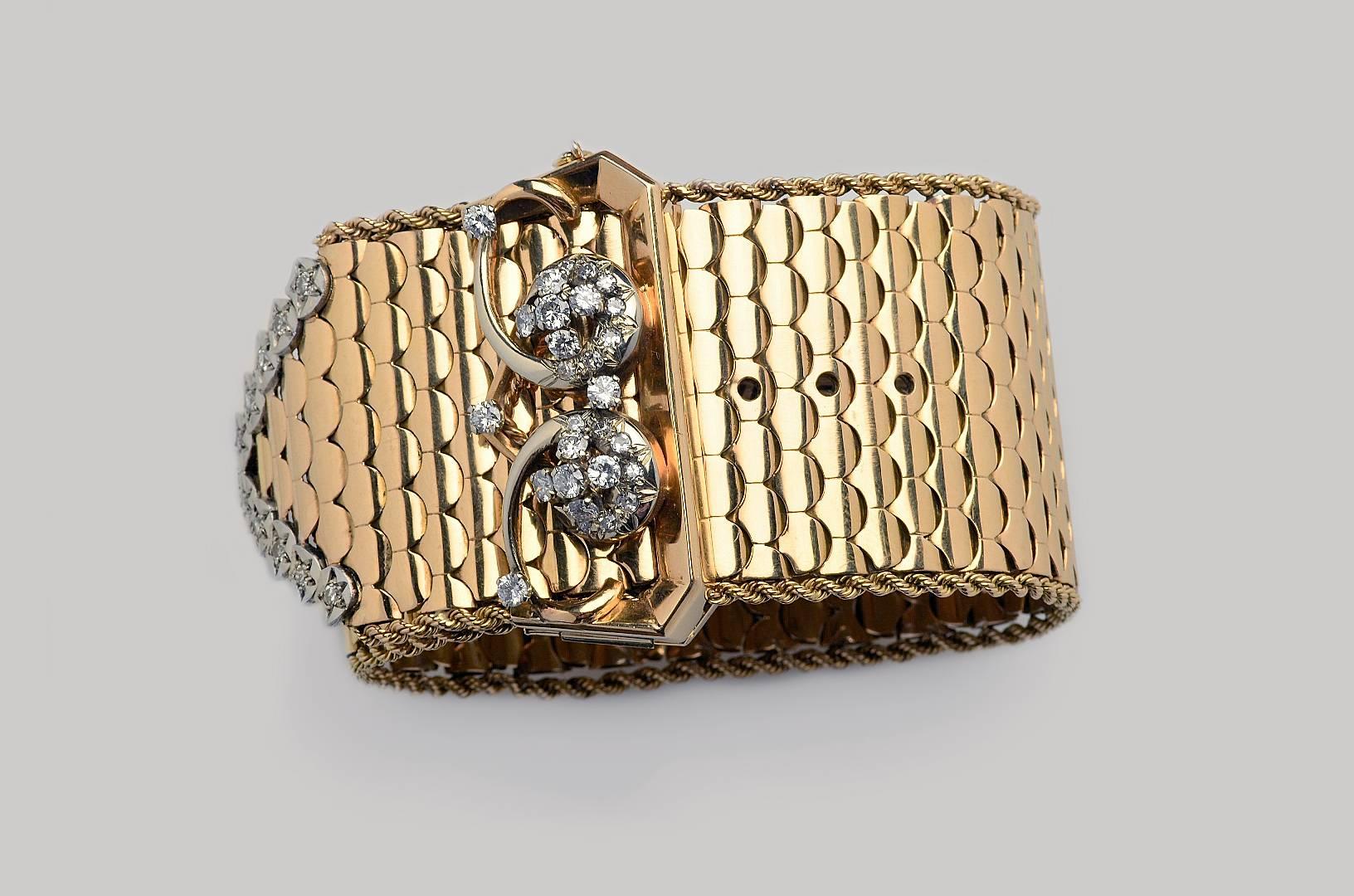 Made of Platinum and 18 Kts. yellow Gold Belt Buckle Bracelet with brillant cut-diamonds weighing 2 carats. French assay marks.
