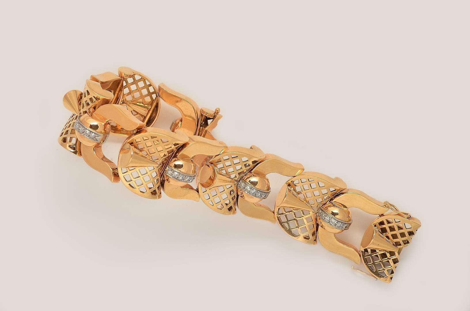 Made of Platinum and Gold 18 Kts. bracelet with brillant cut-diamonds.
