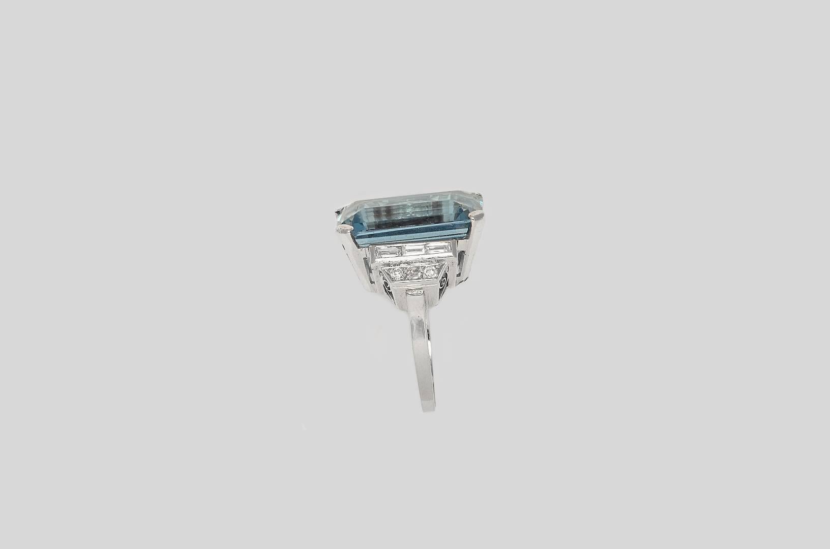 Baguette Cut Art Deco 15.67 Carat CGL Certified Aquamarine Diamond Platinum Cluster Ring For Sale