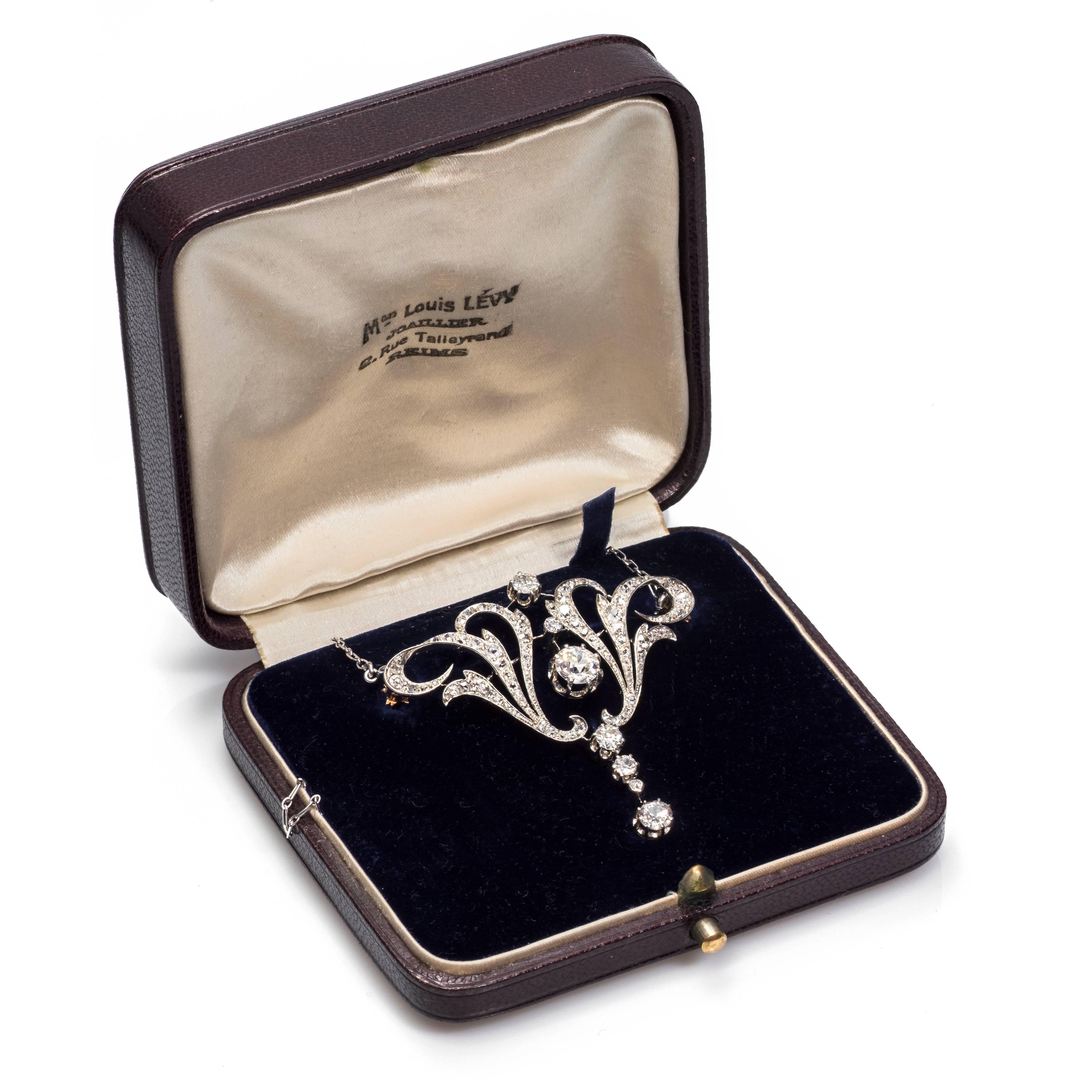 French Belle Époque Art Deco Diamond Platinum Brooch Pendant In Excellent Condition For Sale In Madrid, ES