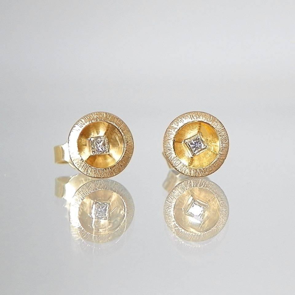Women's Sunny Sparkling Princess Cut Diamond Gold Stud Earrings For Sale