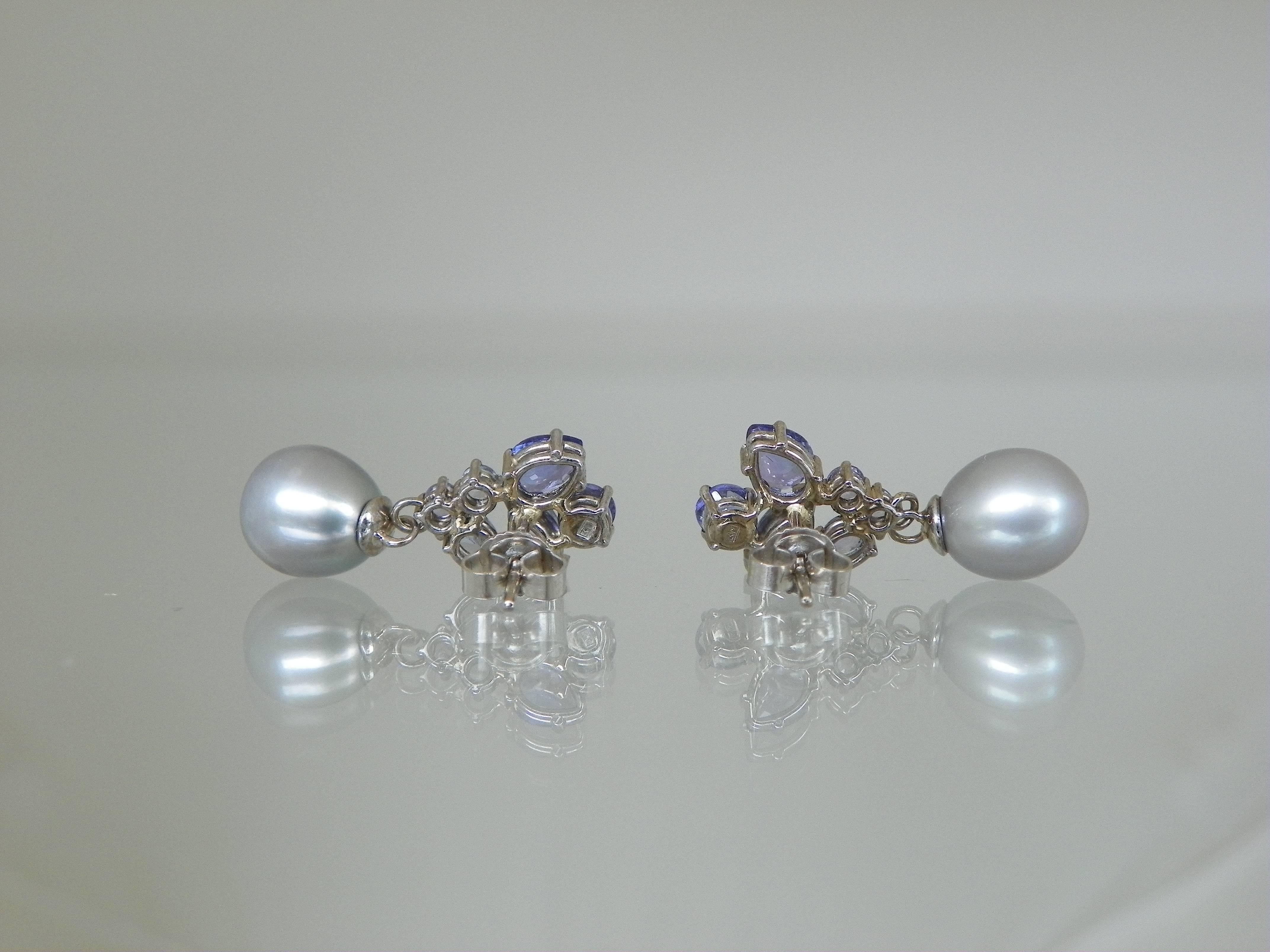 Modern Gorgeous Classic Tanzanite Pearl White Gold Dangling Drop Earrings For Sale