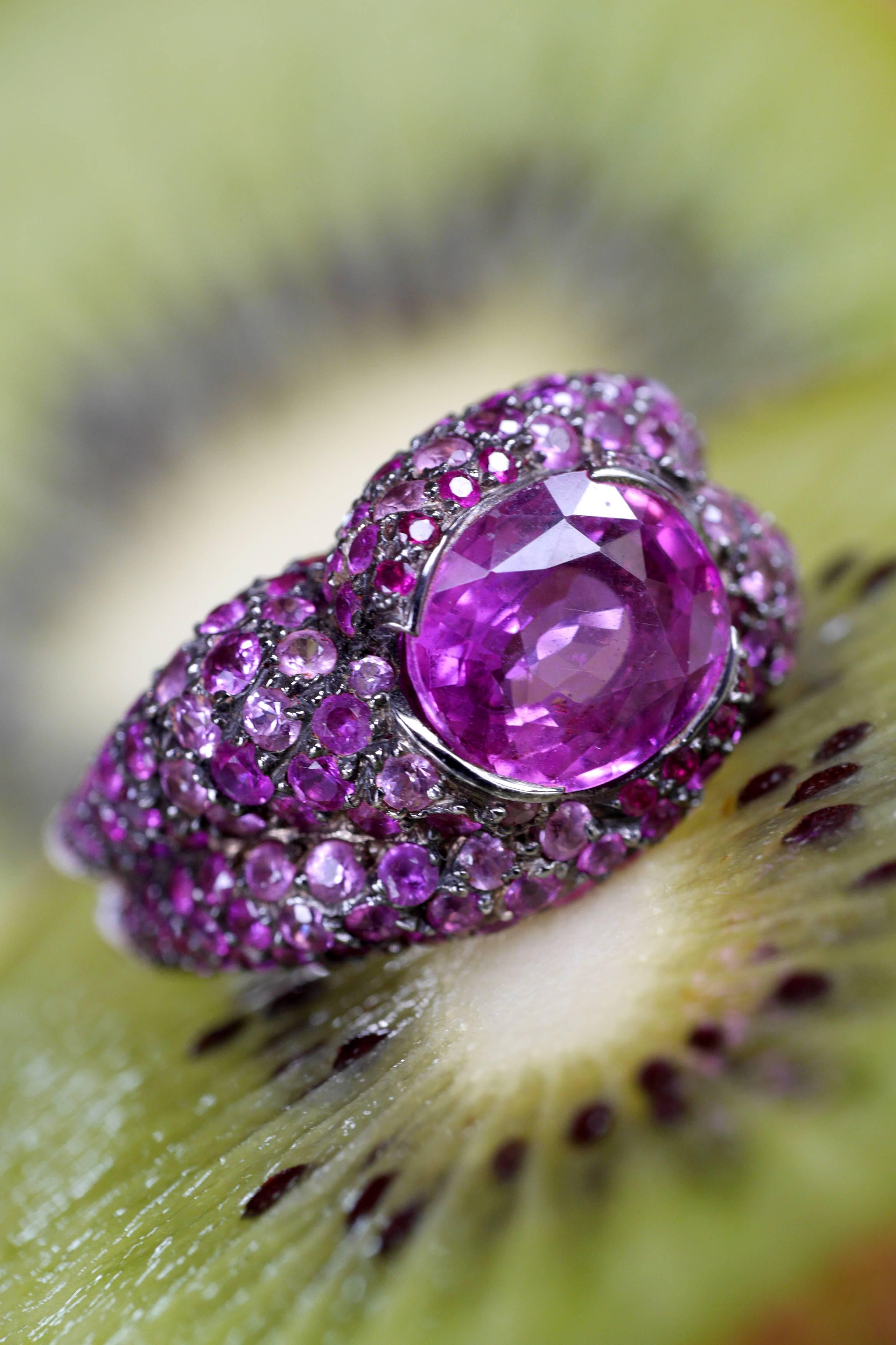 Art Deco Pink Sapphire 3, 02 Cts Set with 3, 48 Cts of Pink Rubies and Sapphires Ring For Sale