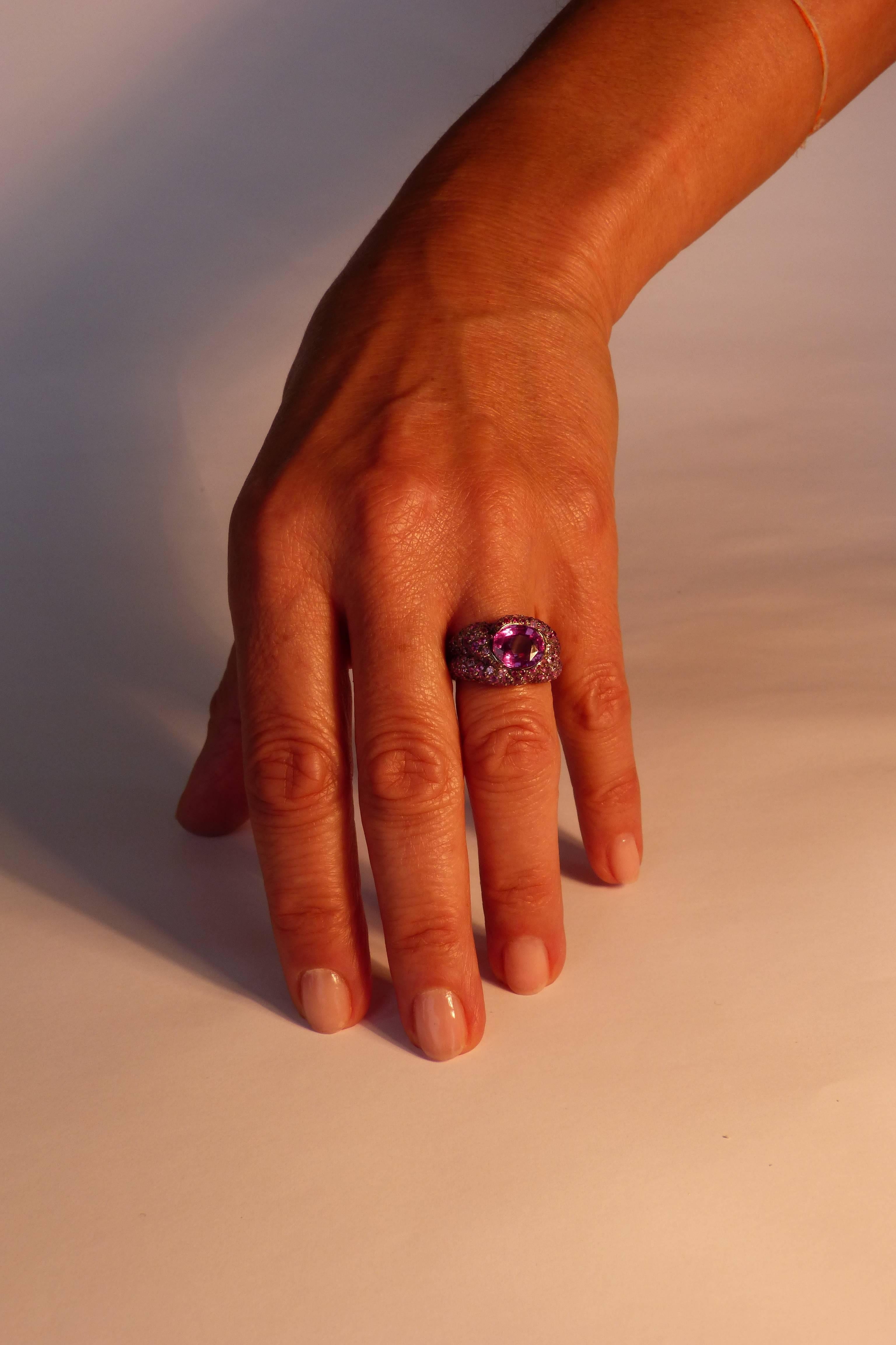 Round Cut Pink Sapphire 3, 02 Cts Set with 3, 48 Cts of Pink Rubies and Sapphires Ring For Sale