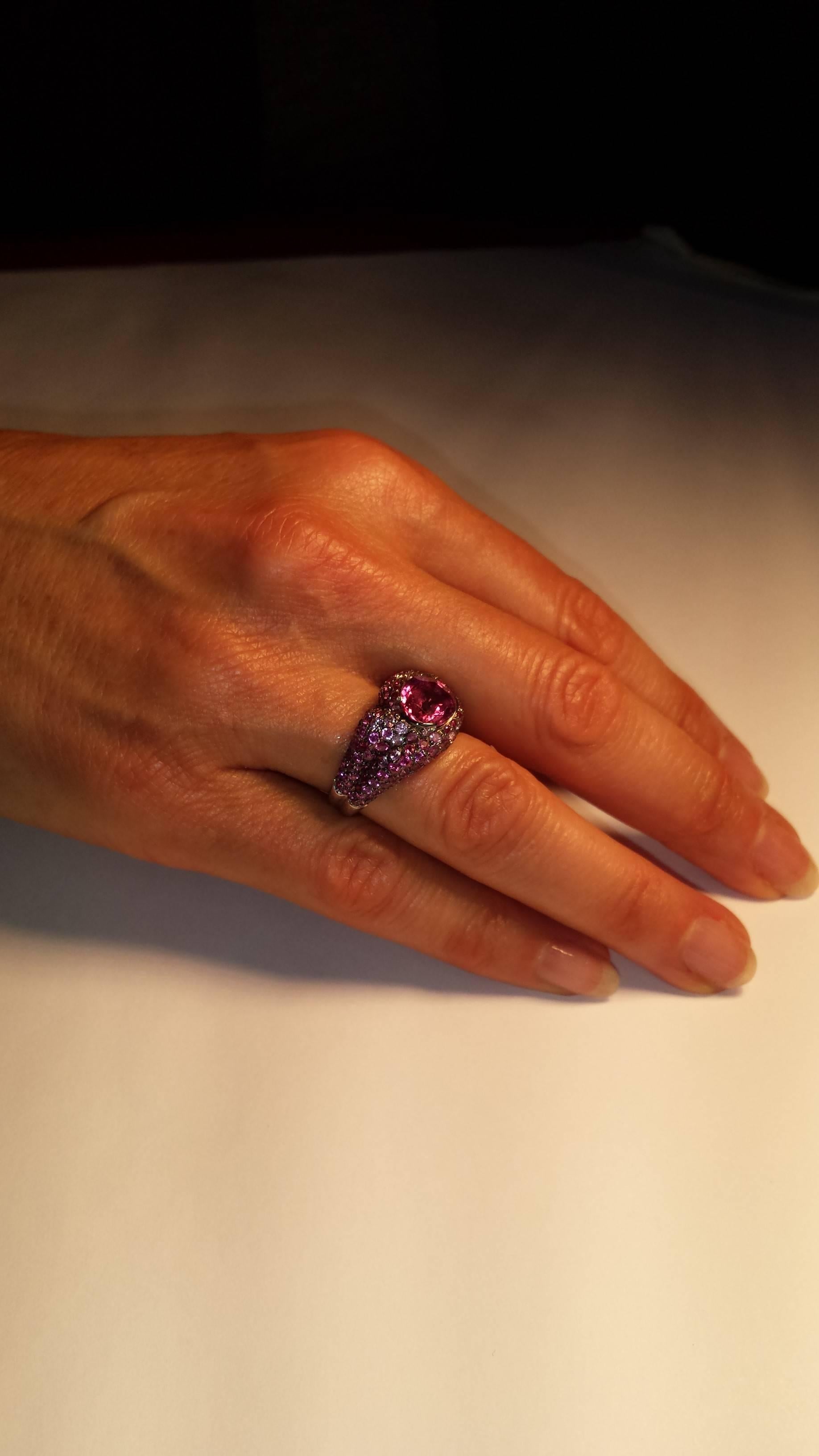 Pink Sapphire 3, 02 Cts Set with 3, 48 Cts of Pink Rubies and Sapphires Ring For Sale 1
