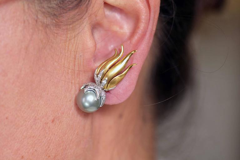 Marion Jeantet Bicolour Tahitian Pearl Diamond Gold Ear Clips In New Condition For Sale In Paris, FR