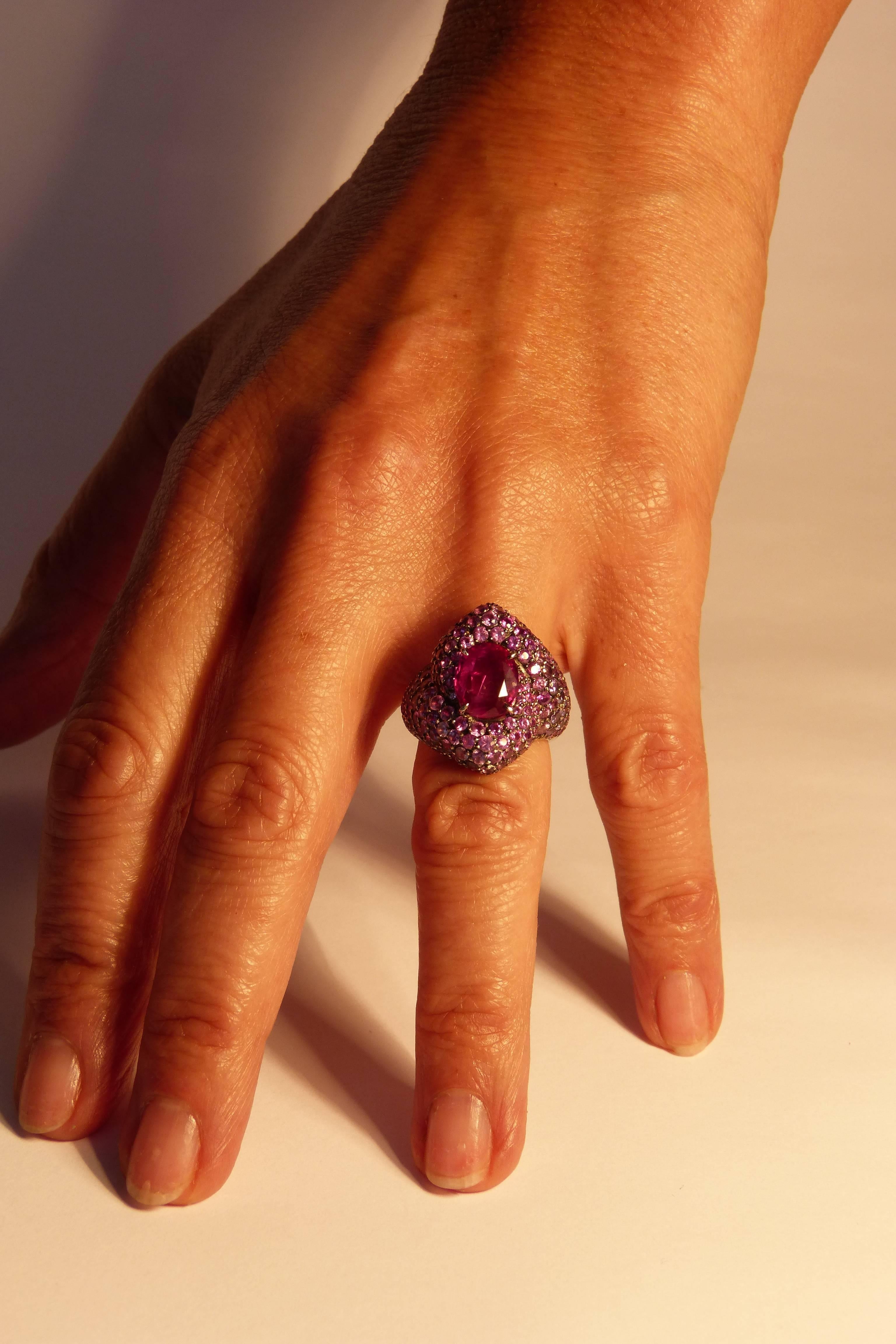 Oval Cut 3, 58 Carats Pink Ruby Ring Set With 5, 94 carats Pink and Purple Sapphires Pavage For Sale