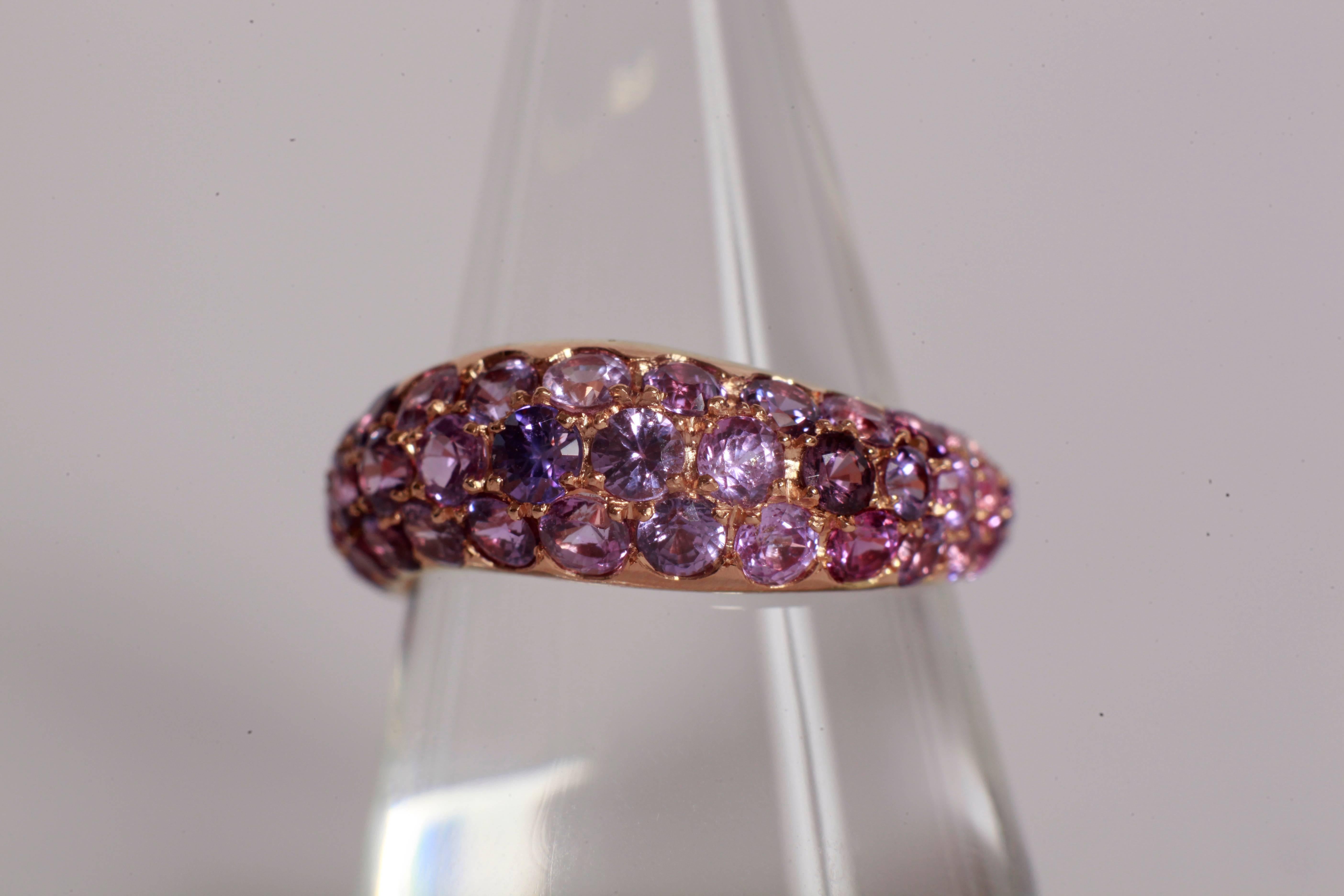 Contemporary 3, 15 Carats Wavy Pink Sapphire Pave-Set Band Ring in 18K Pink Gold For Sale
