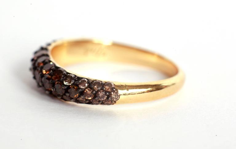 Round Cut 1,1O Carats Lightly Wavy Chocolate Diamonds Pave-Set Band Ring By Marion Jeantet For Sale