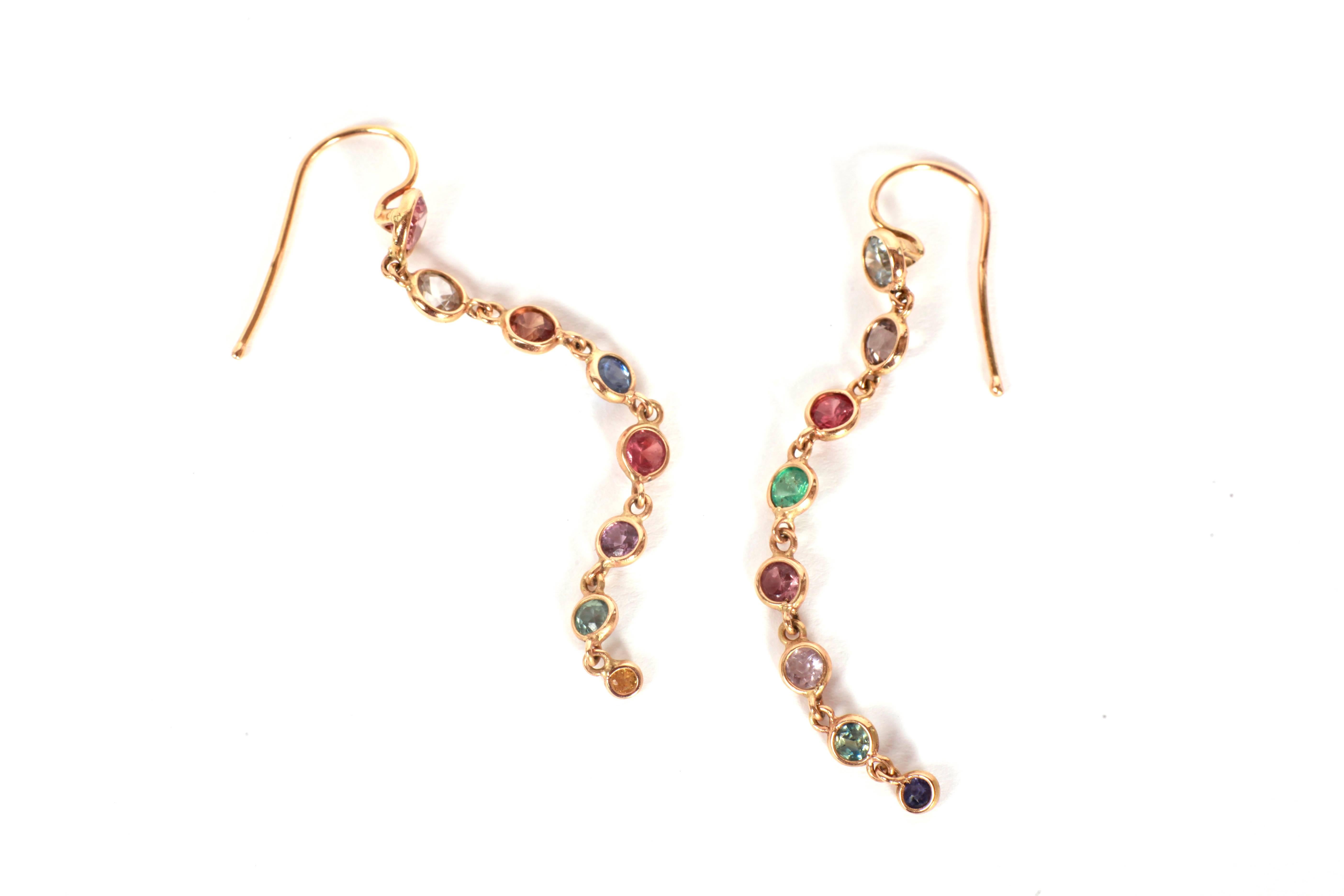 These graduated 18k yellow gold earrings are composed by multicolored sapphires and beryls, closed setting.
For the gooseneck we include transparent security system.
Sapphires and beryls weight: 3.09carats
Price without local taxes
French assay mark.