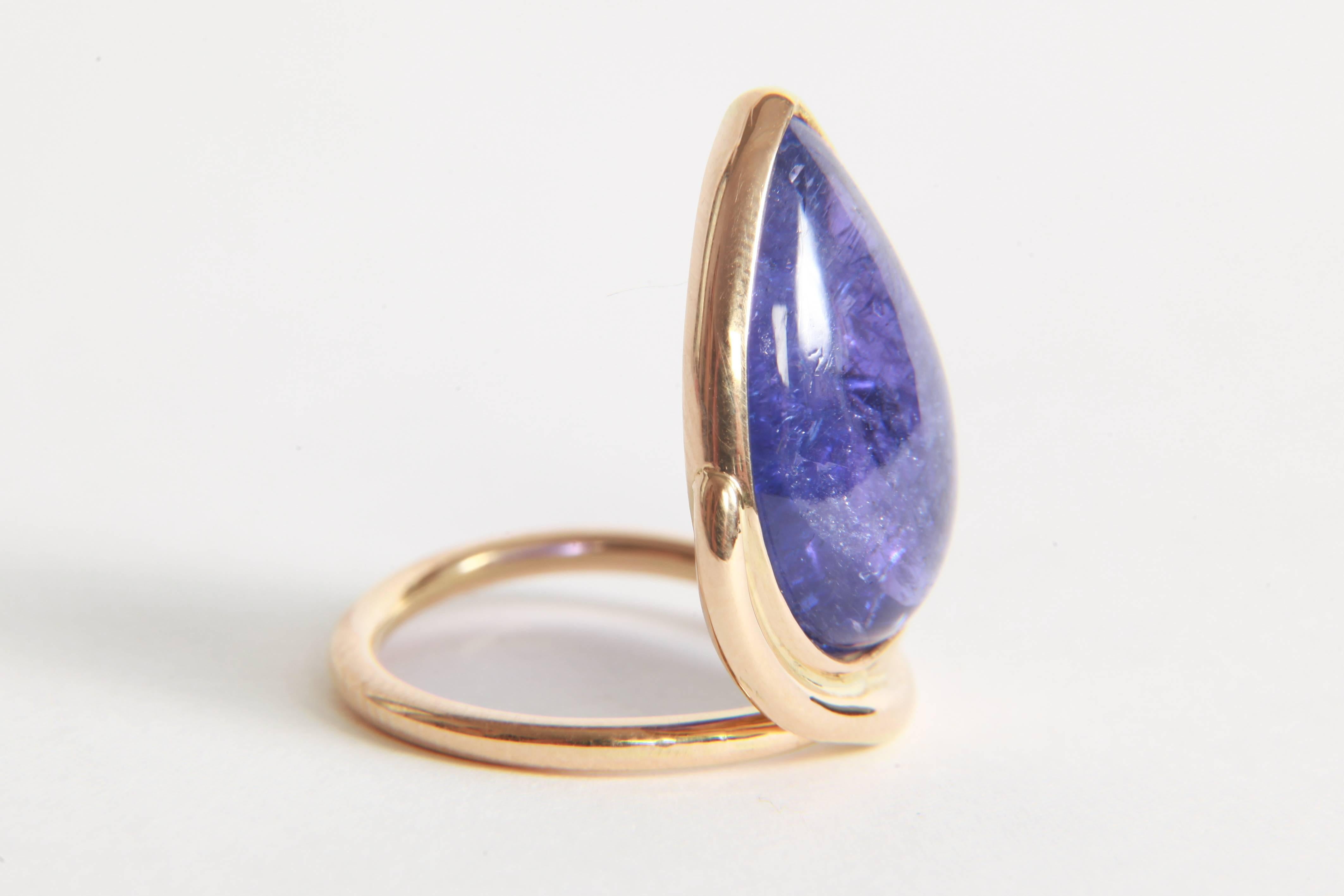 Tanzanite Cabochon Ring by Marion Jeantet In New Condition In Paris, FR