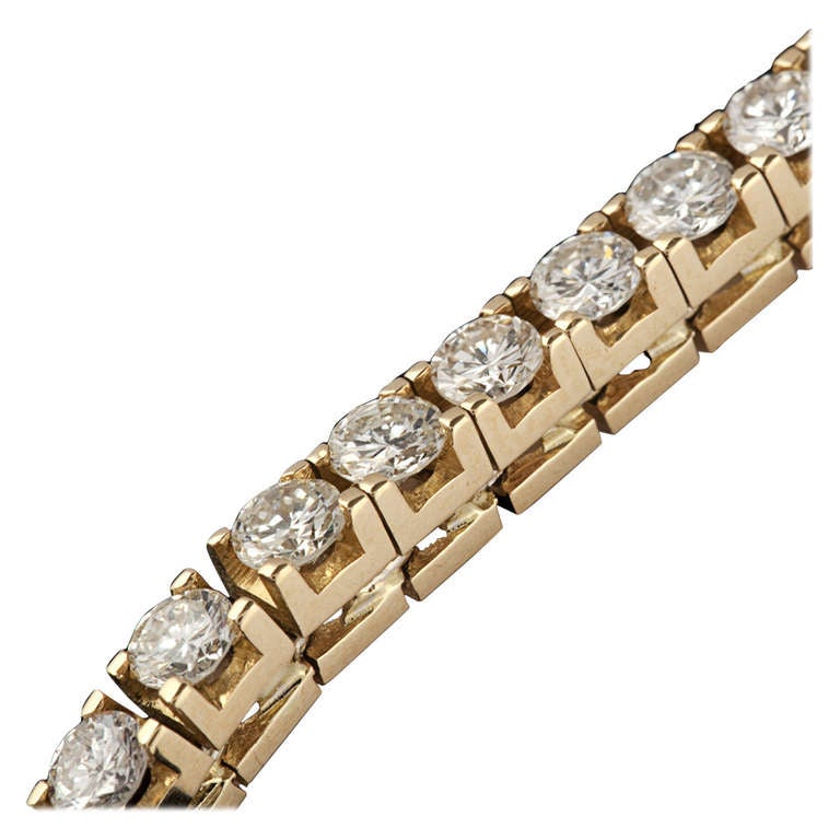 Diamond gold line bracelet For Sale