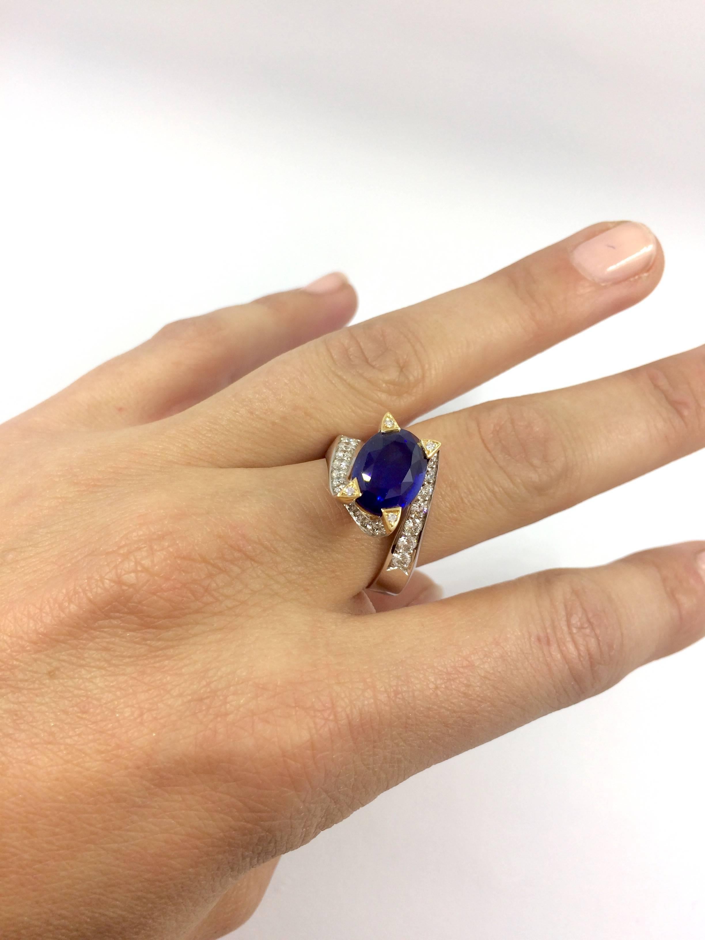 5.14 Carat Unheated Burma Royal Blue Sapphire Diamond Gold Ring In New Condition For Sale In Colmar, FR