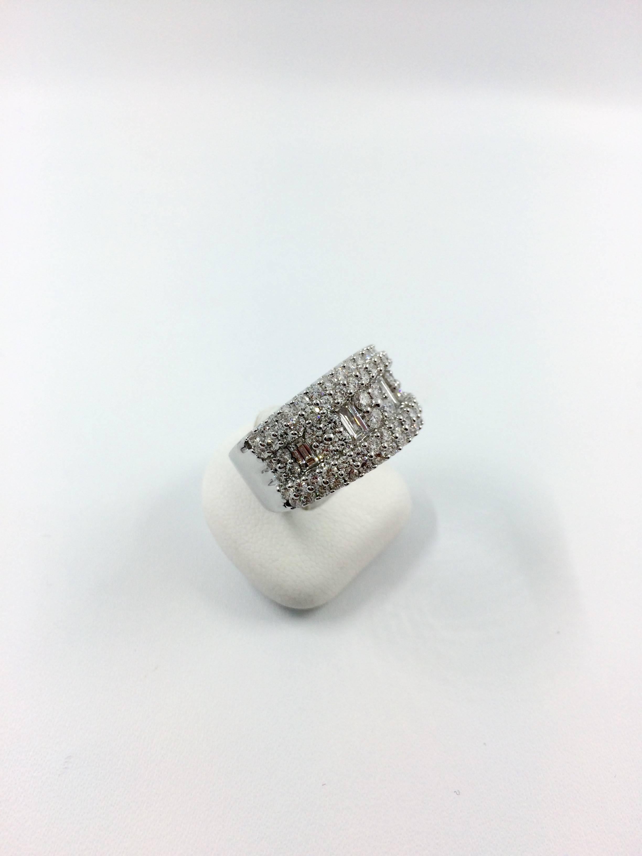 Diamonds Cocktail Gold Ring For Sale 1
