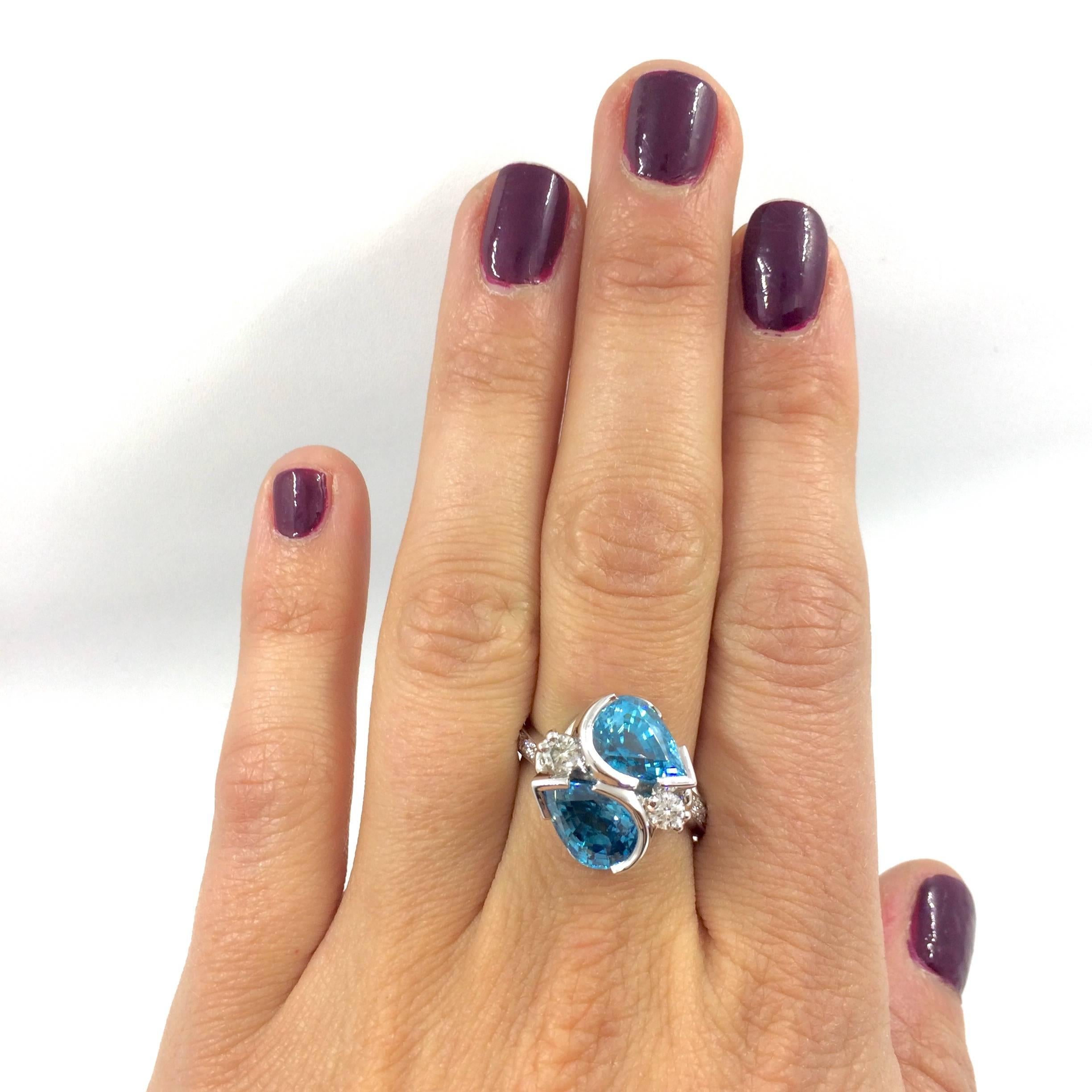 Women's Intense Blue Zircon Diamond Gold Ring