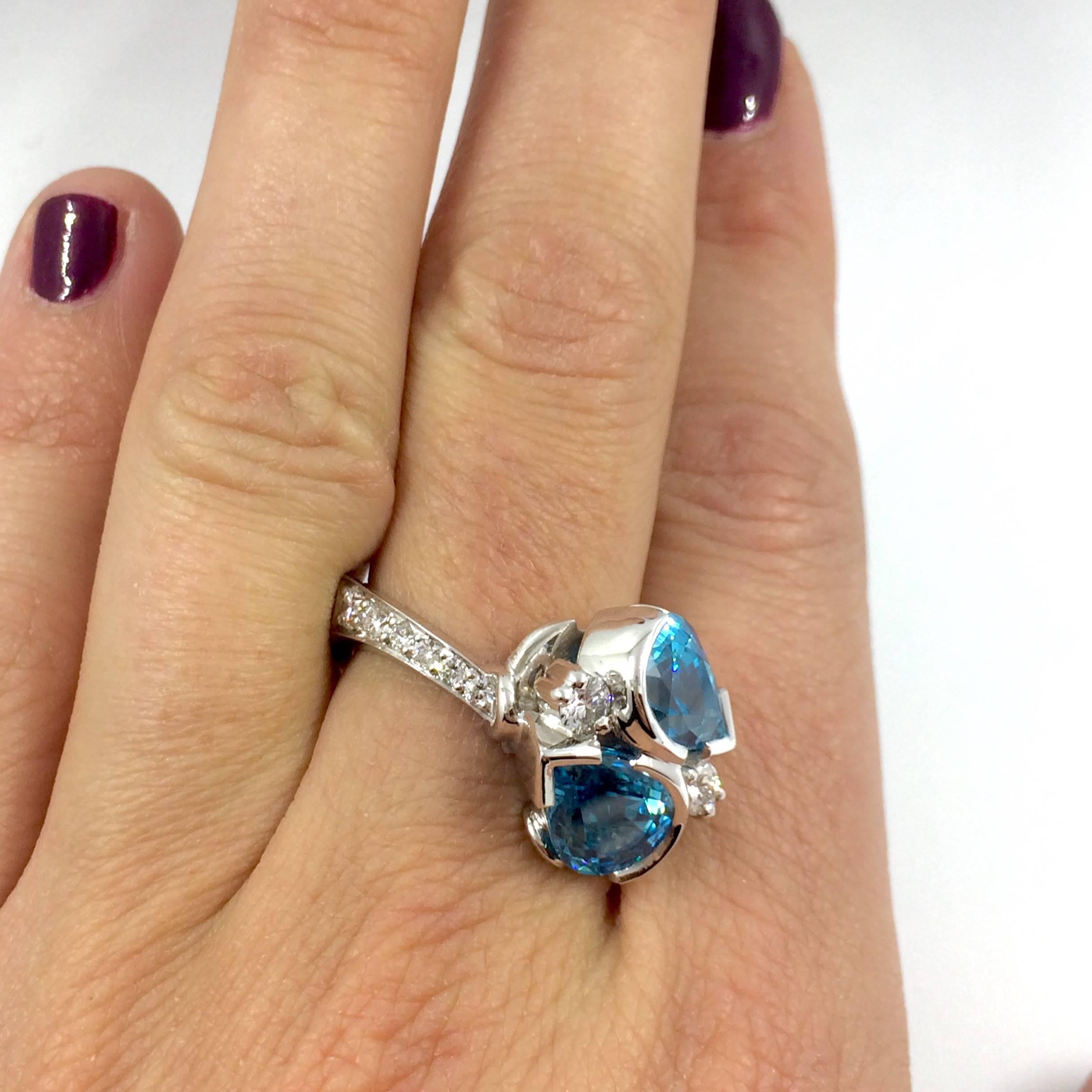 Intense Blue Zircon Diamond Gold Ring 3