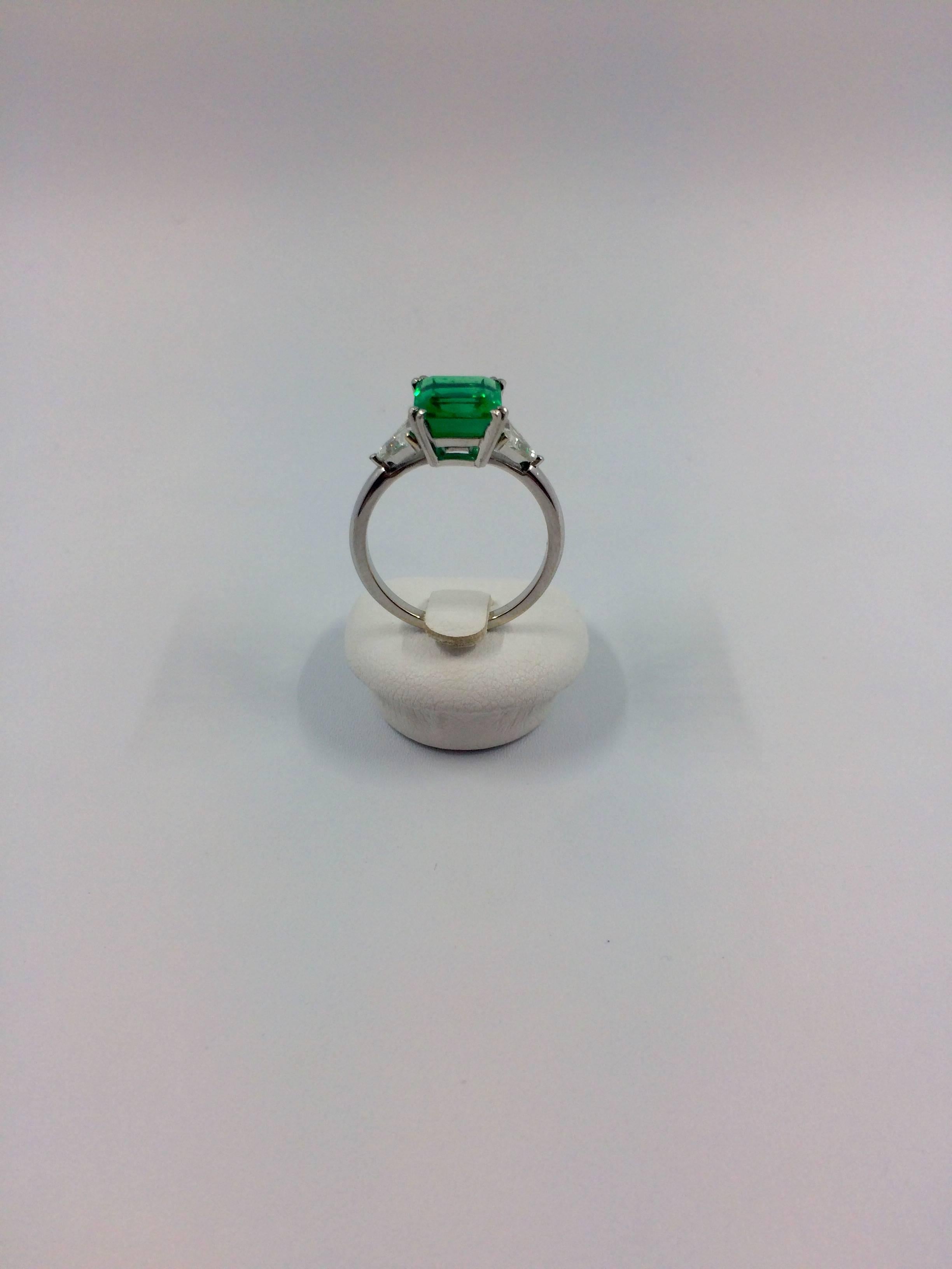 Women's 2.79 Carat Colombian Emerald Diamond Gold Ring