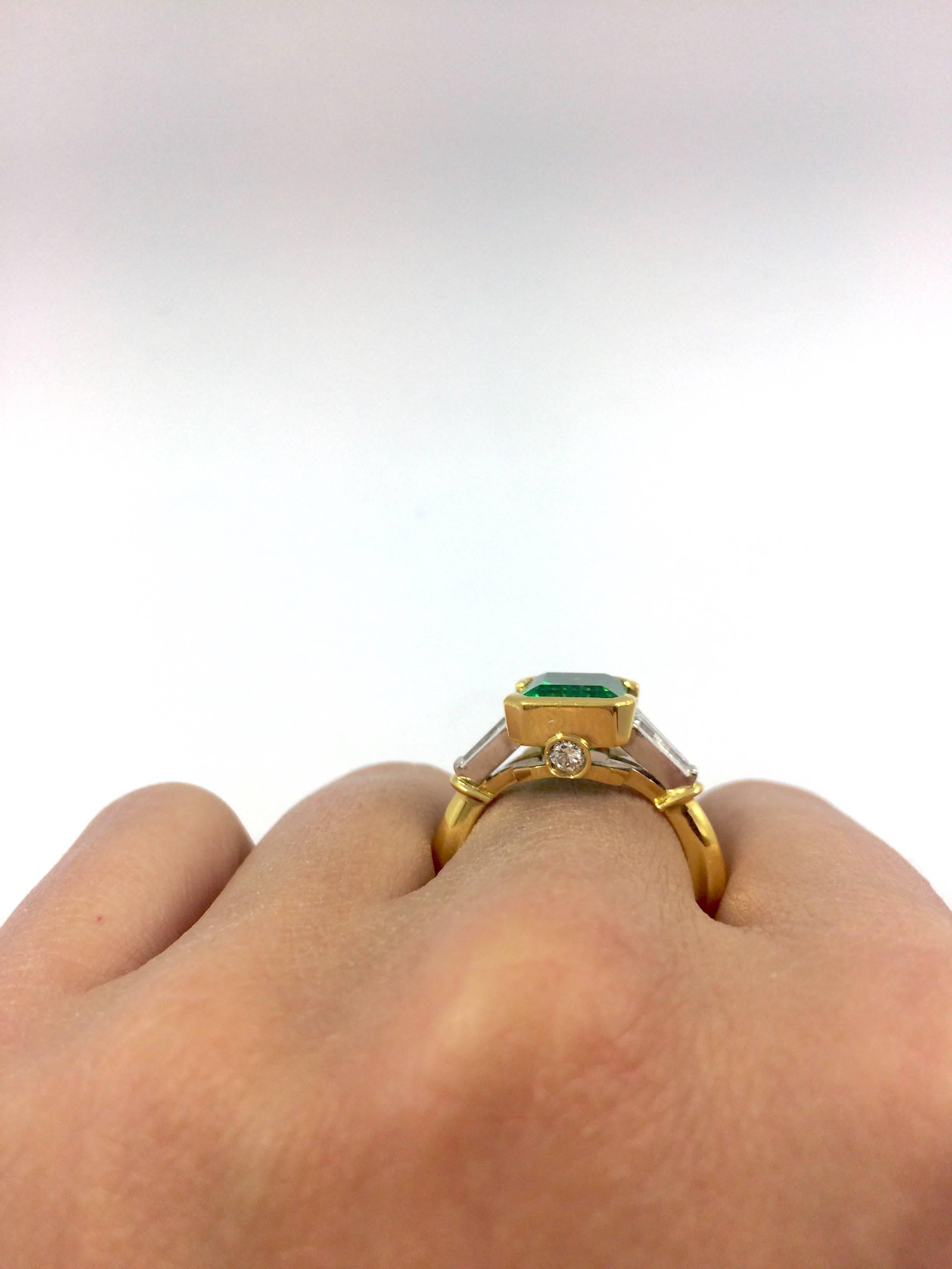 2.97 Carat Colombian Emerald Diamond Gold Ring For Sale 2