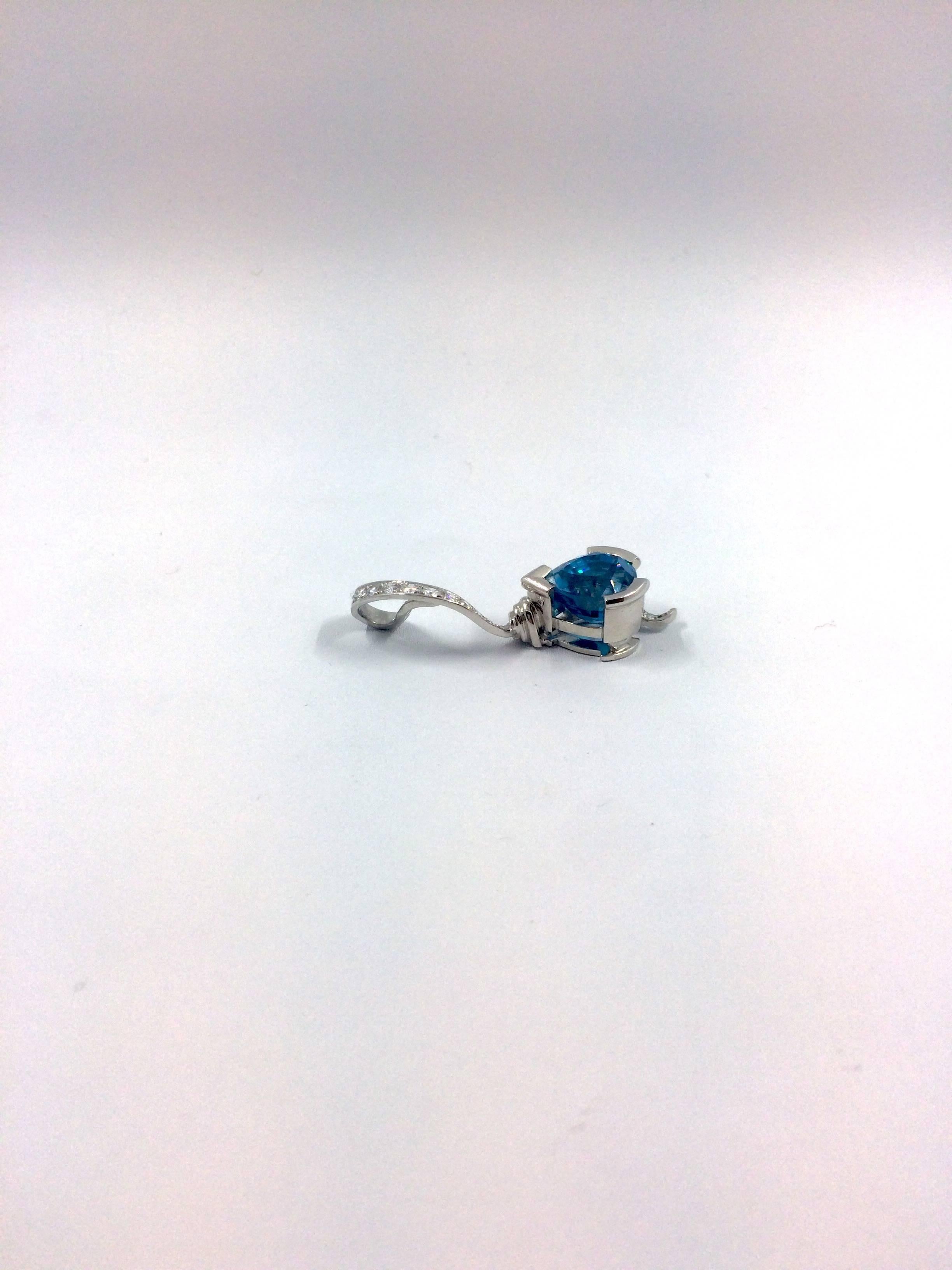 G. Minner 8.66 Carat Intense Blue Zircon Diamond Gold Pendant For Sale 2