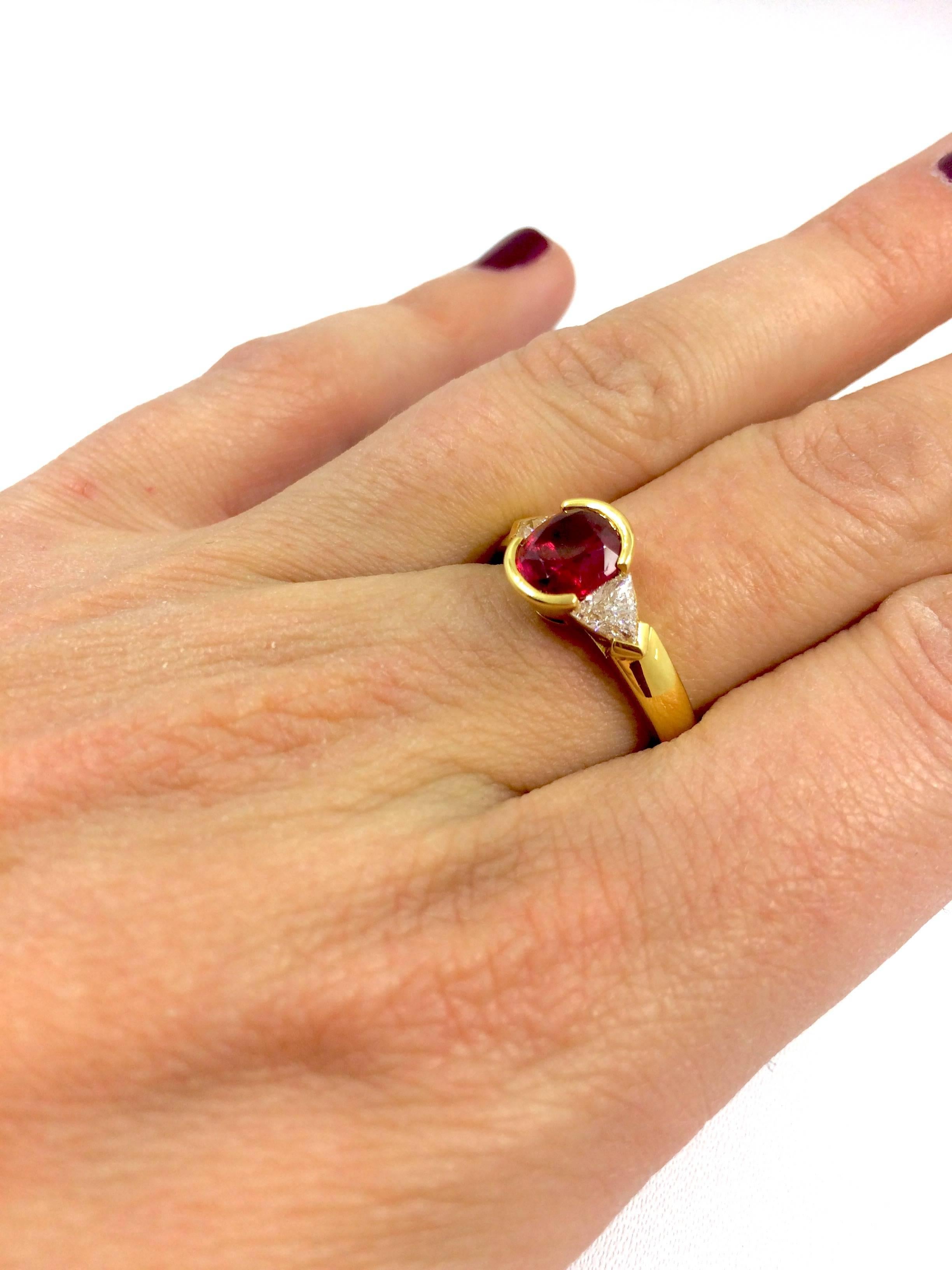Burma Ruby Diamond Gold Ring In New Condition For Sale In Colmar, FR