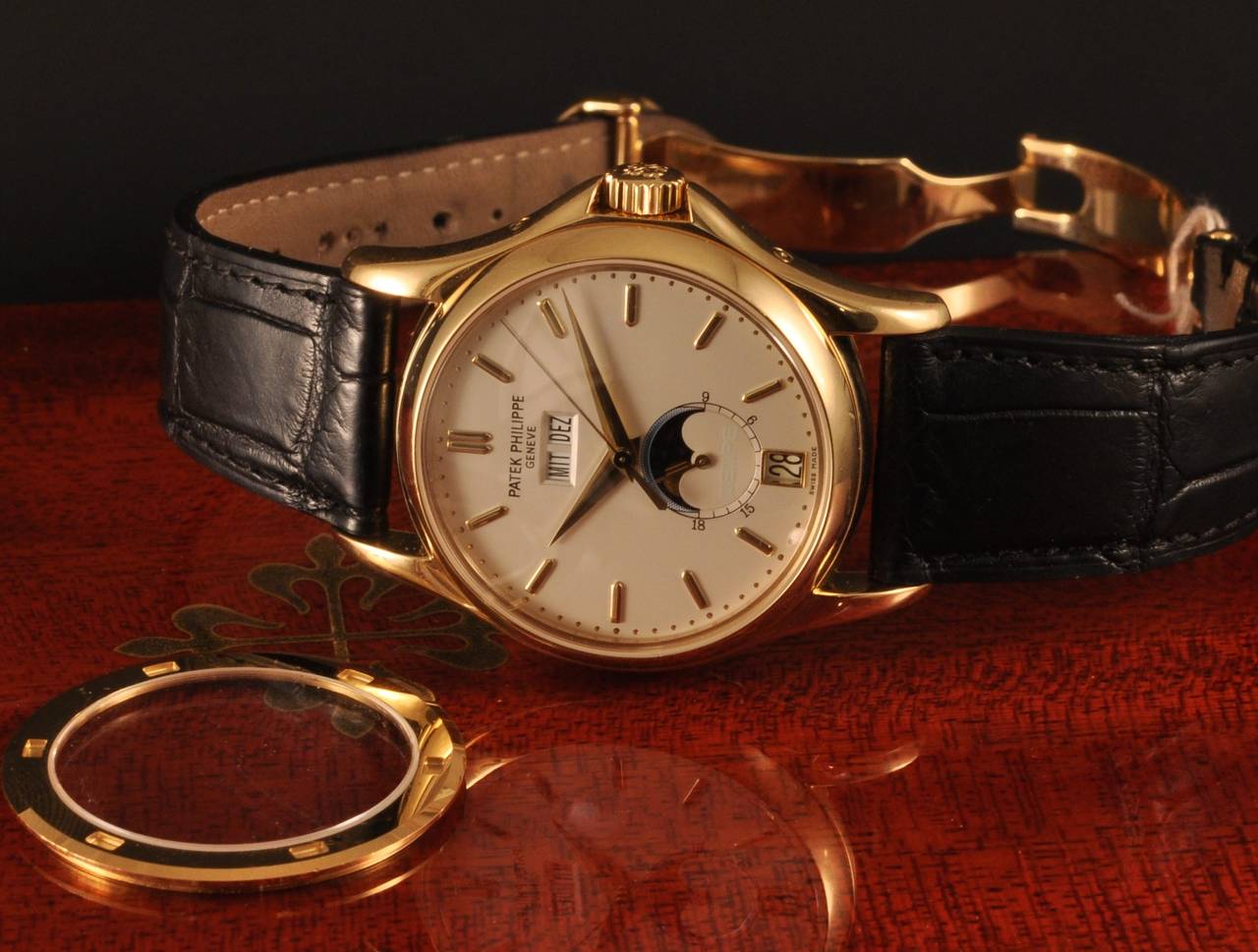Patek Philippe Yellow Gold Wempe Annual Calendar Wristwatch Ref 5125 circa 2003 In Excellent Condition In Paris, FR