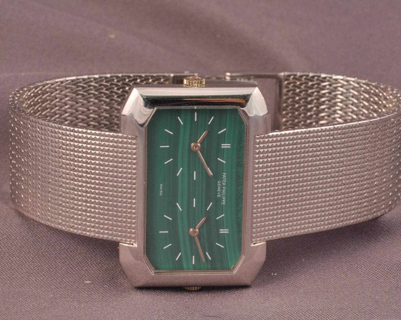 Patek Philippe White Gold Dual Time Malachite Dial Manual Wind Wristwatch In Excellent Condition For Sale In Paris, FR