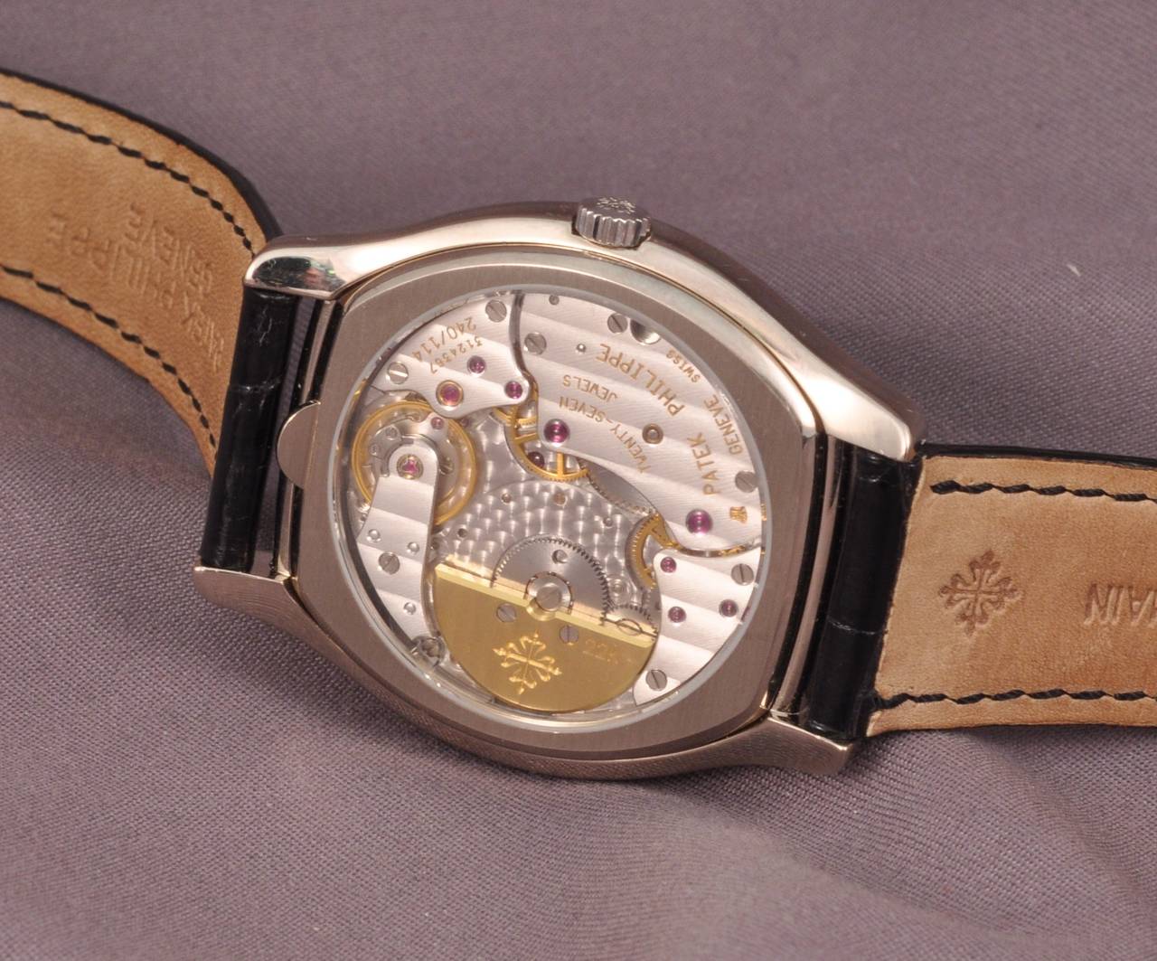 Patek Philippe White Gold Perpetual Calendar Manual Wind Wristwatch Ref 5041G In Excellent Condition For Sale In Paris, FR