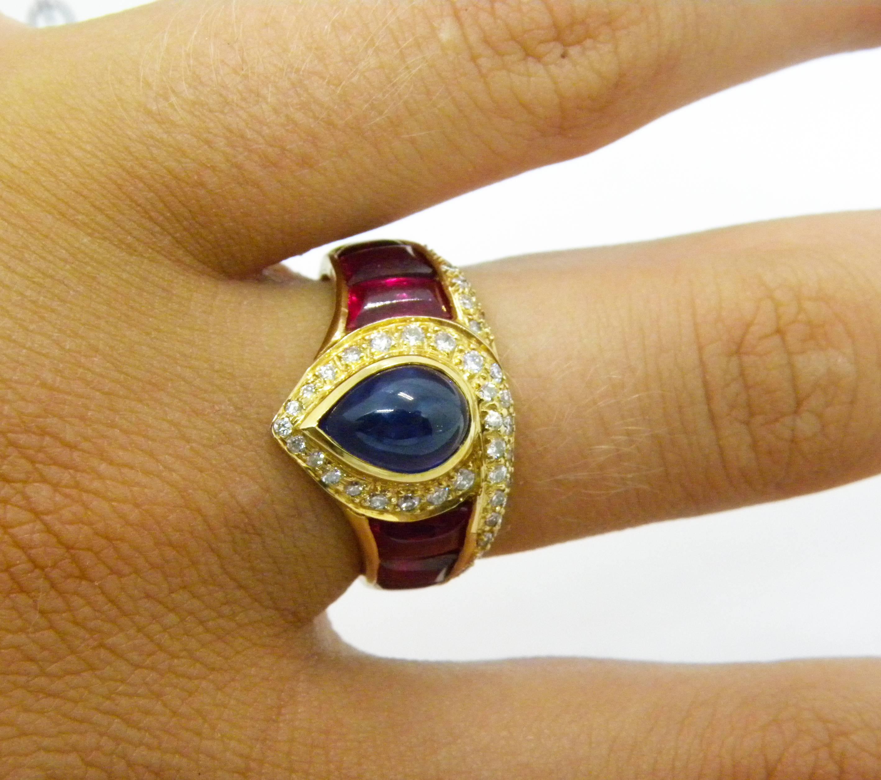 1980s Original Natural Cabochon Sapphire  Ruby White Diamond Gold Cocktail Ring In New Condition In Valenza, IT